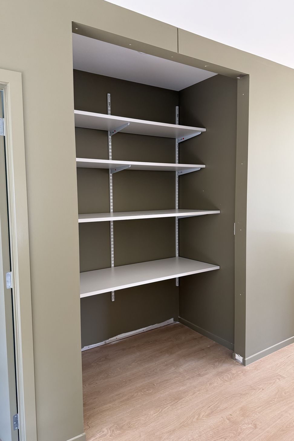custom-inbuilt-pantry.JPG