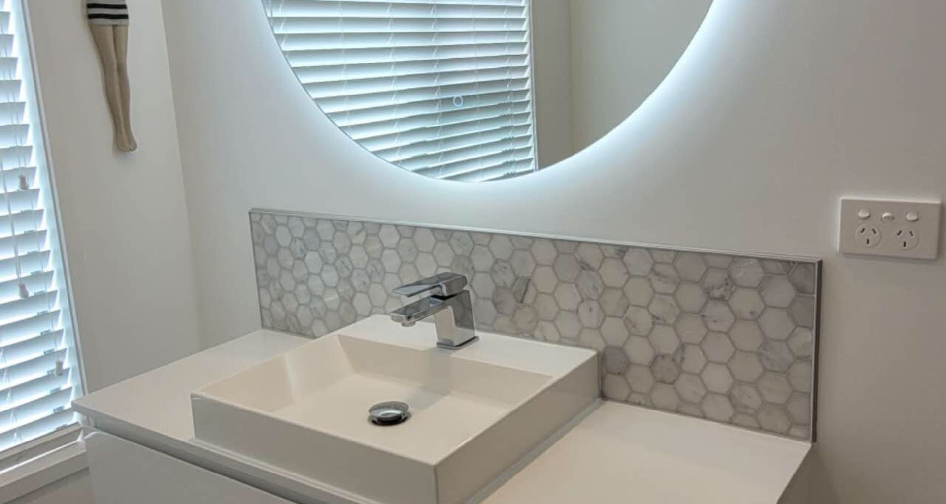 Damn Good Tiling - bathroom waterproof & tiling banner
