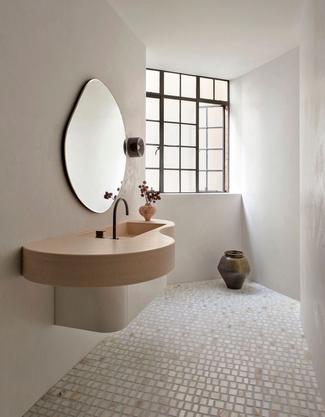 Wide Joint Scarpa Mosaic in Calacatta Marble