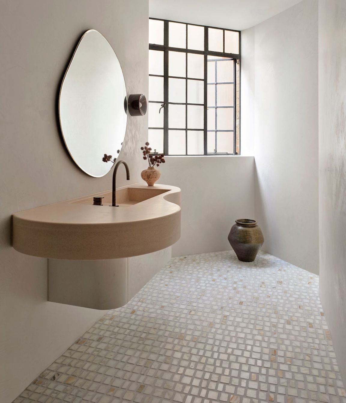 Wide Joint Scarpa Mosaic in Calacatta Marble