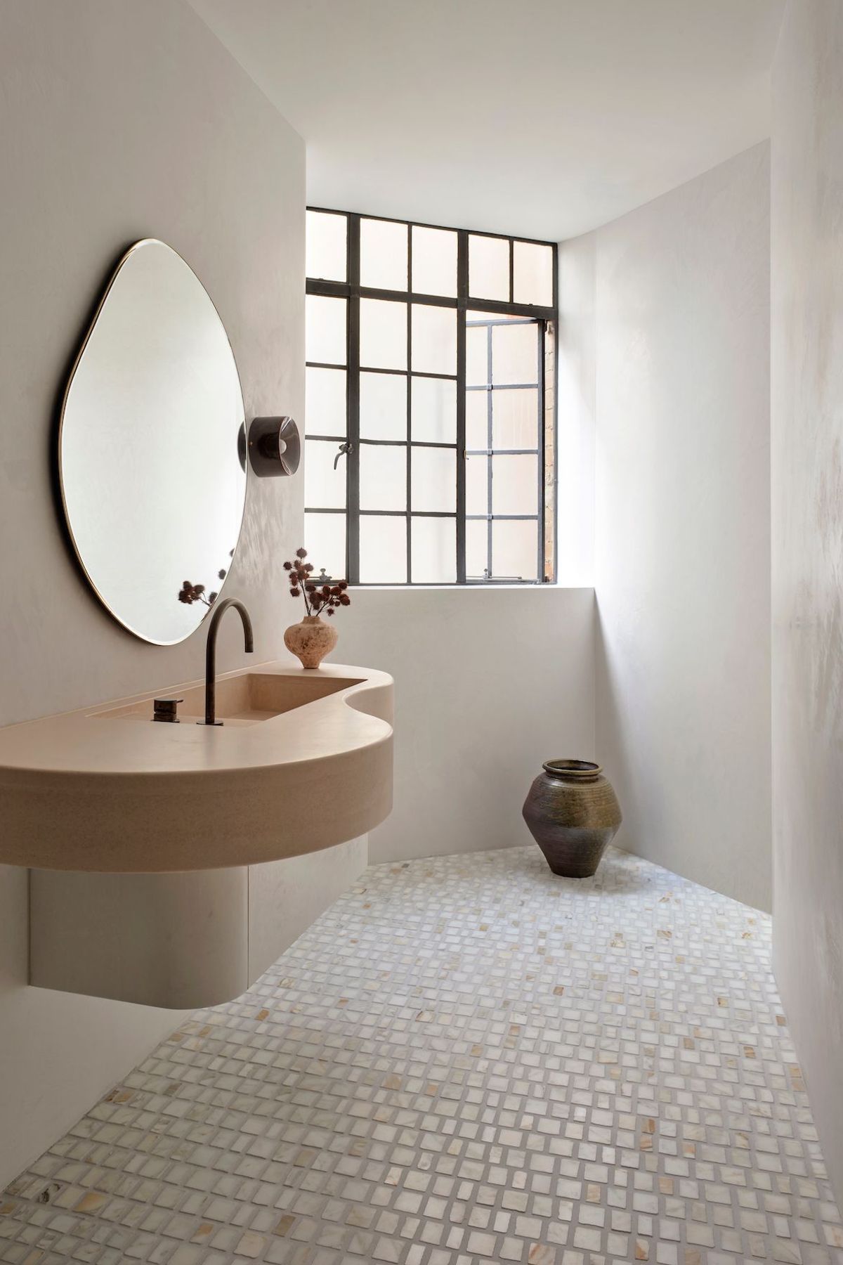 Wide Joint Scarpa Mosaic in Calacatta Marble