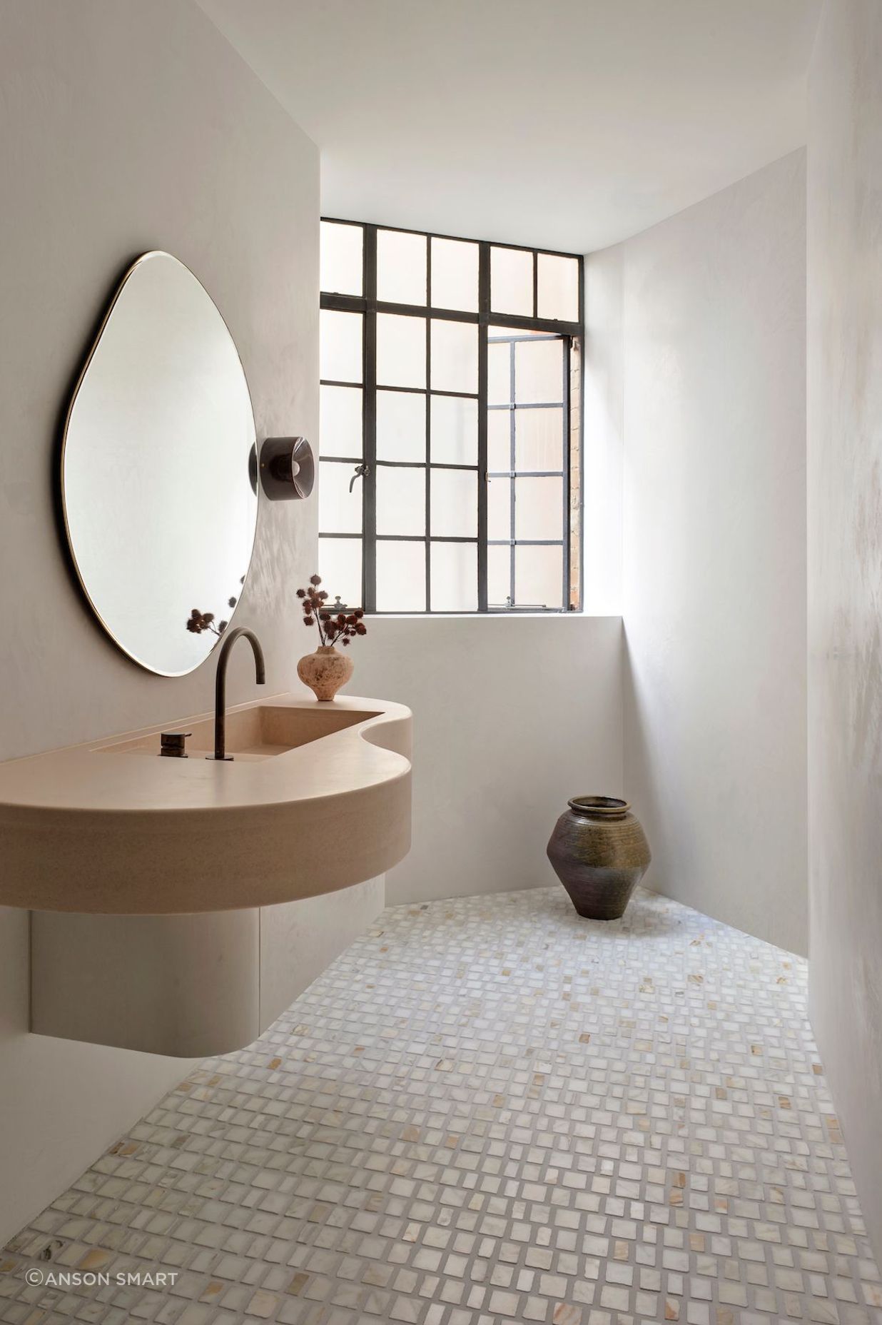 Wide Joint Scarpa Mosaic in Calacatta Marble