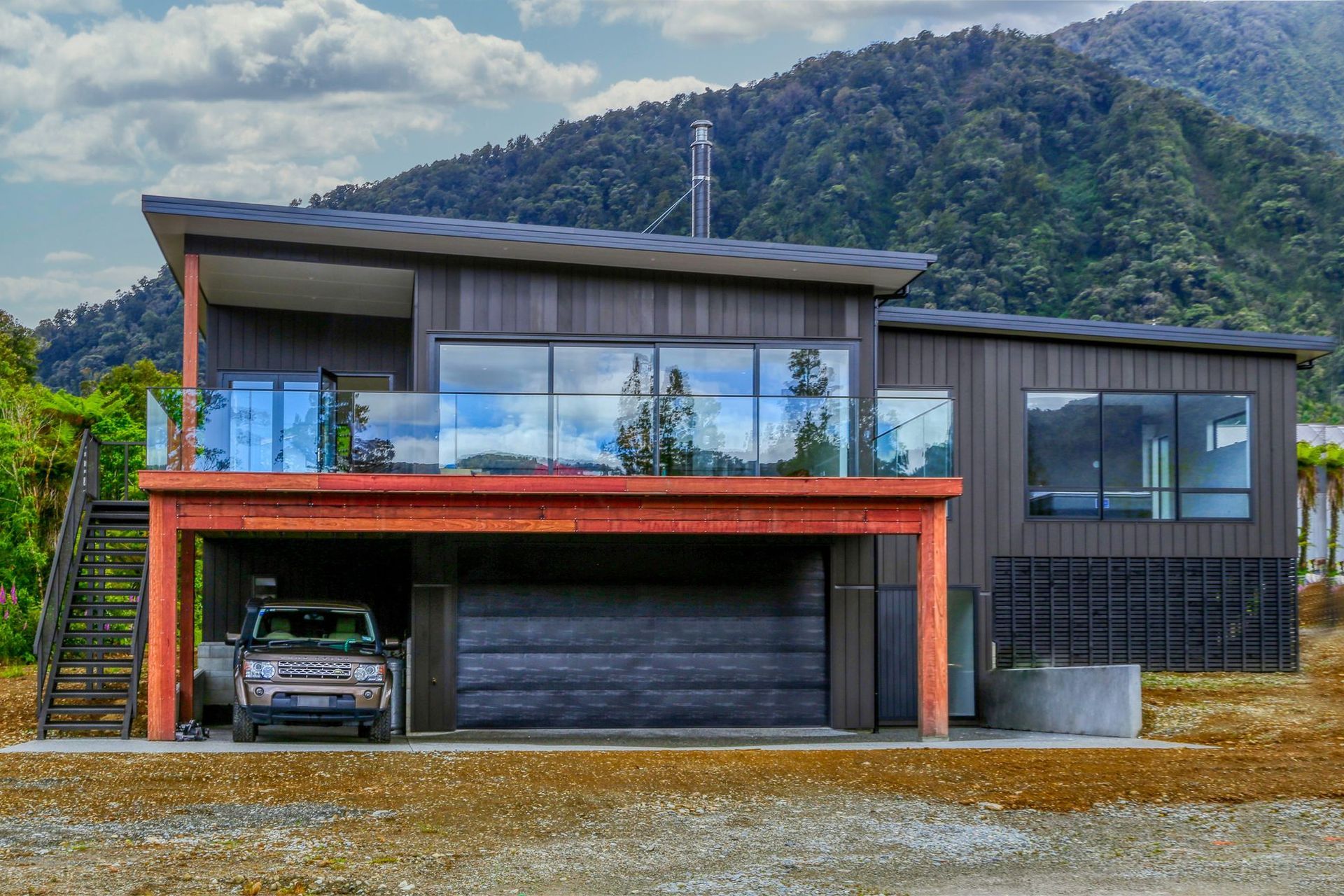 West Coast Lakeside Holiday Home