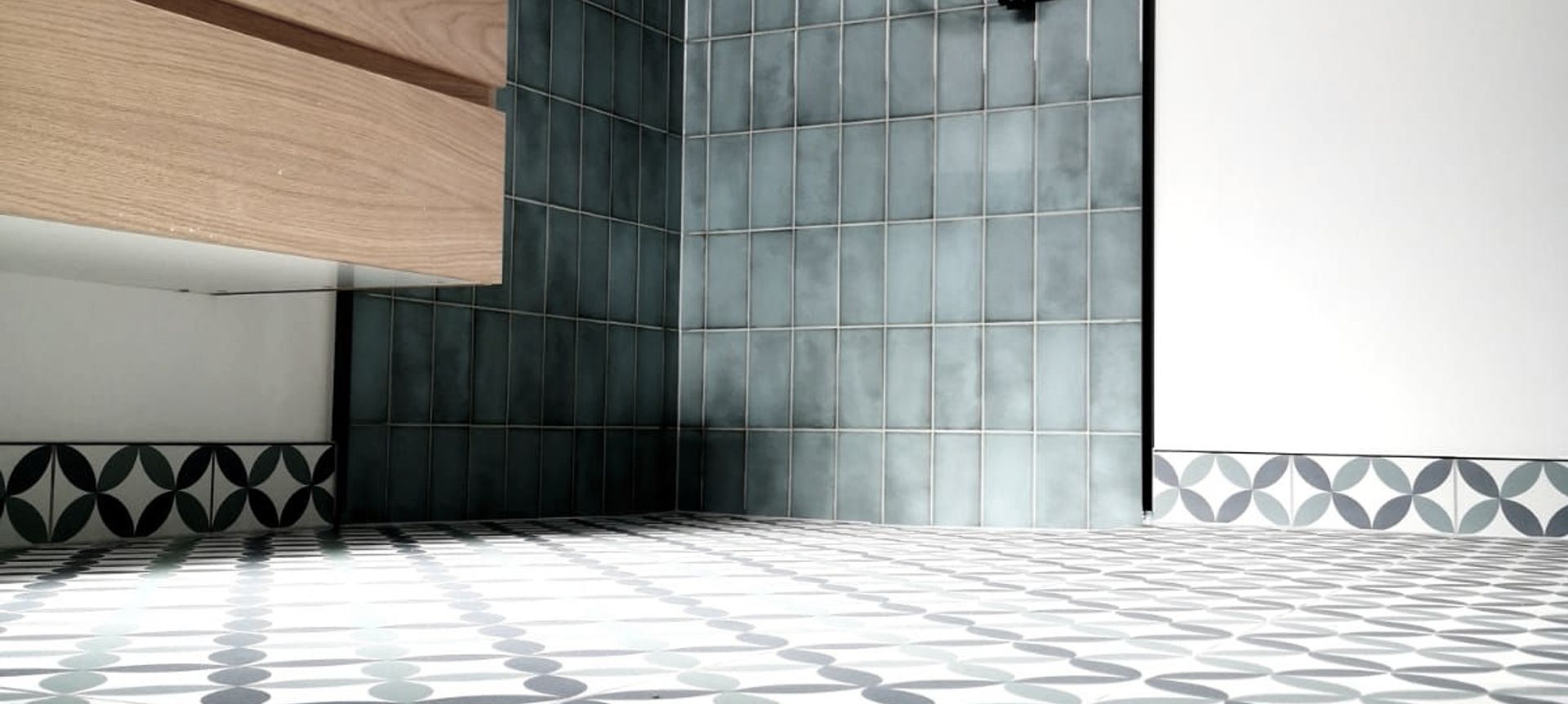 Aqua Bathroom Tiling banner
