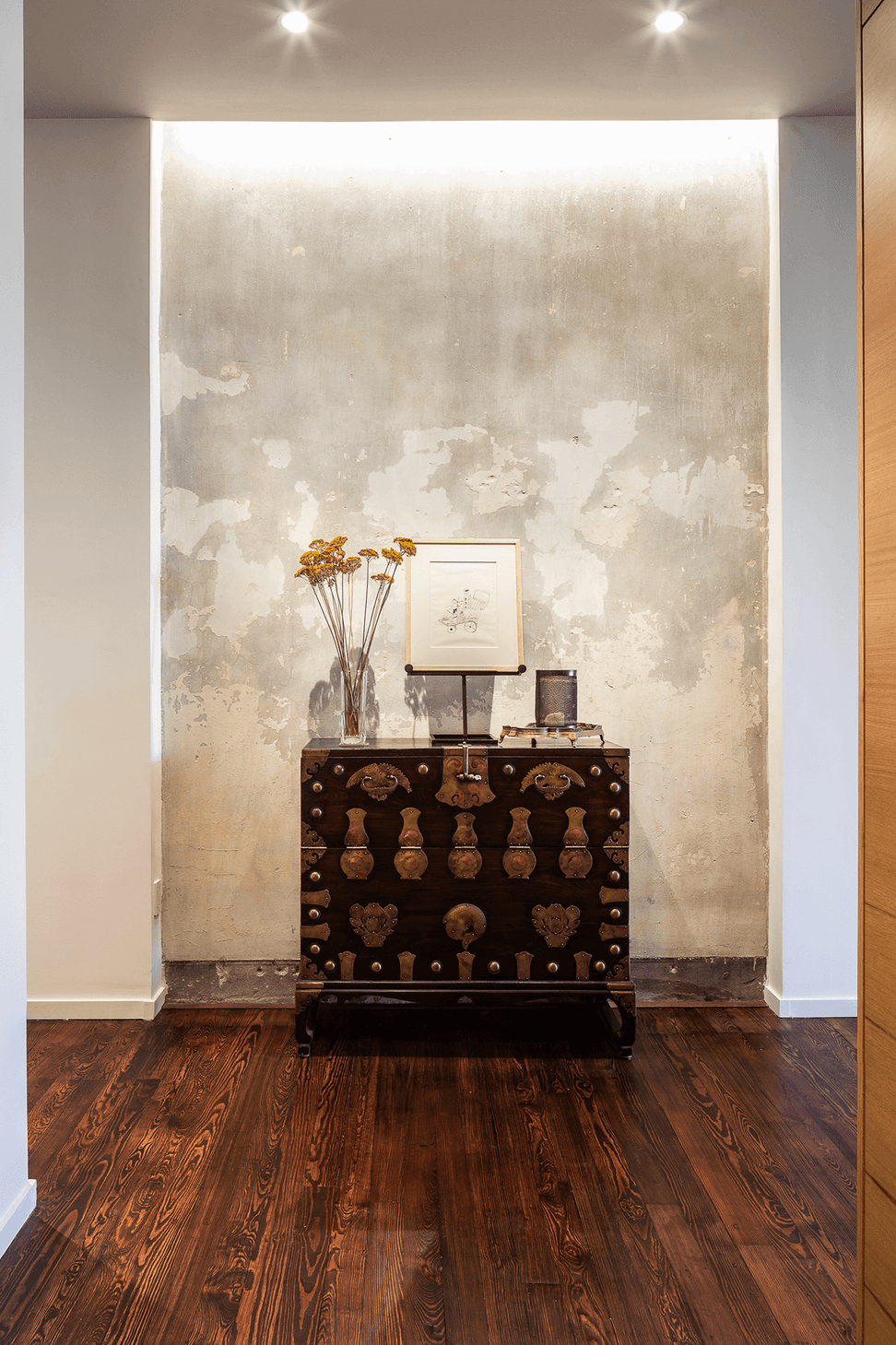 kYd-Old-City-Condominium-03.png