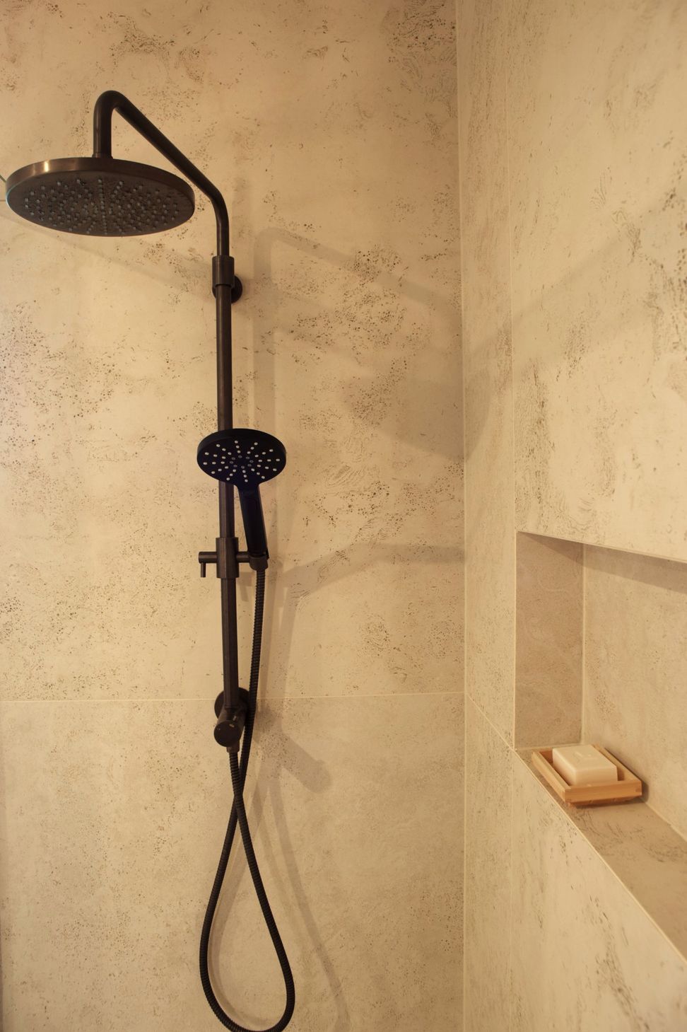 kate-pilot-design-wainui-residential-auckland-nz-6.jpg
