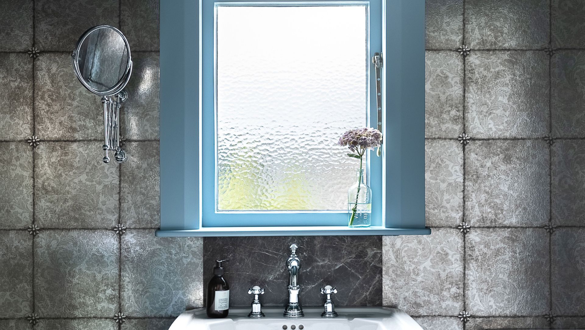 Moody Blues Powder Room - Trends Winner banner