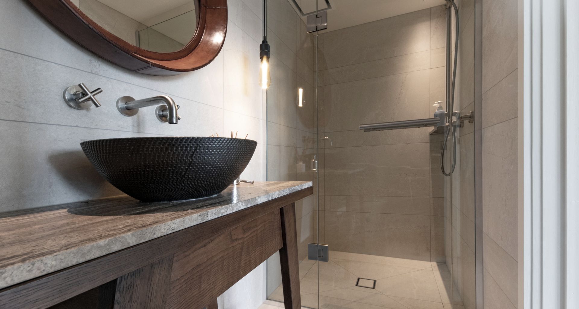Piha Road : Ensuite banner