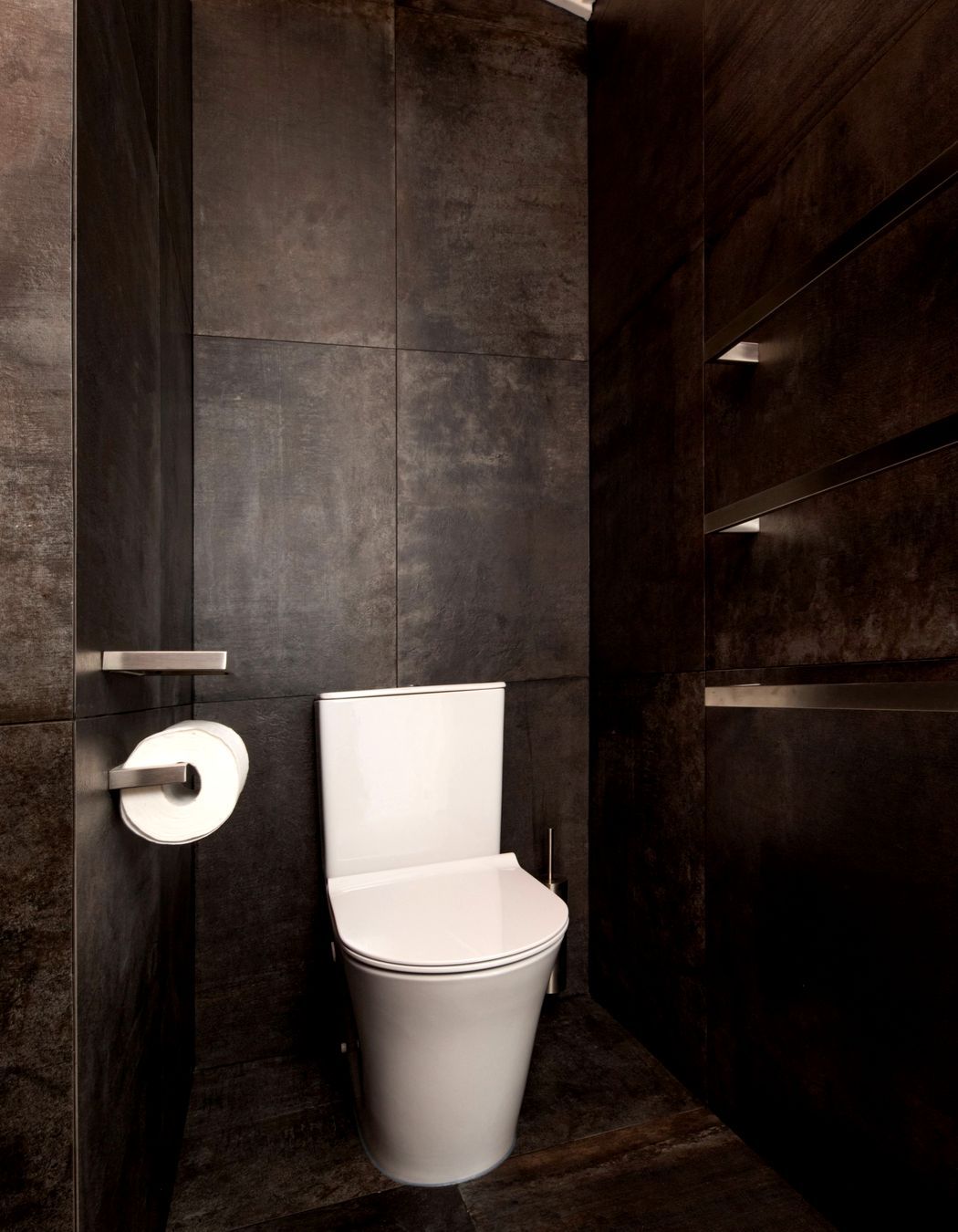 Piha Road : Main Bathroom