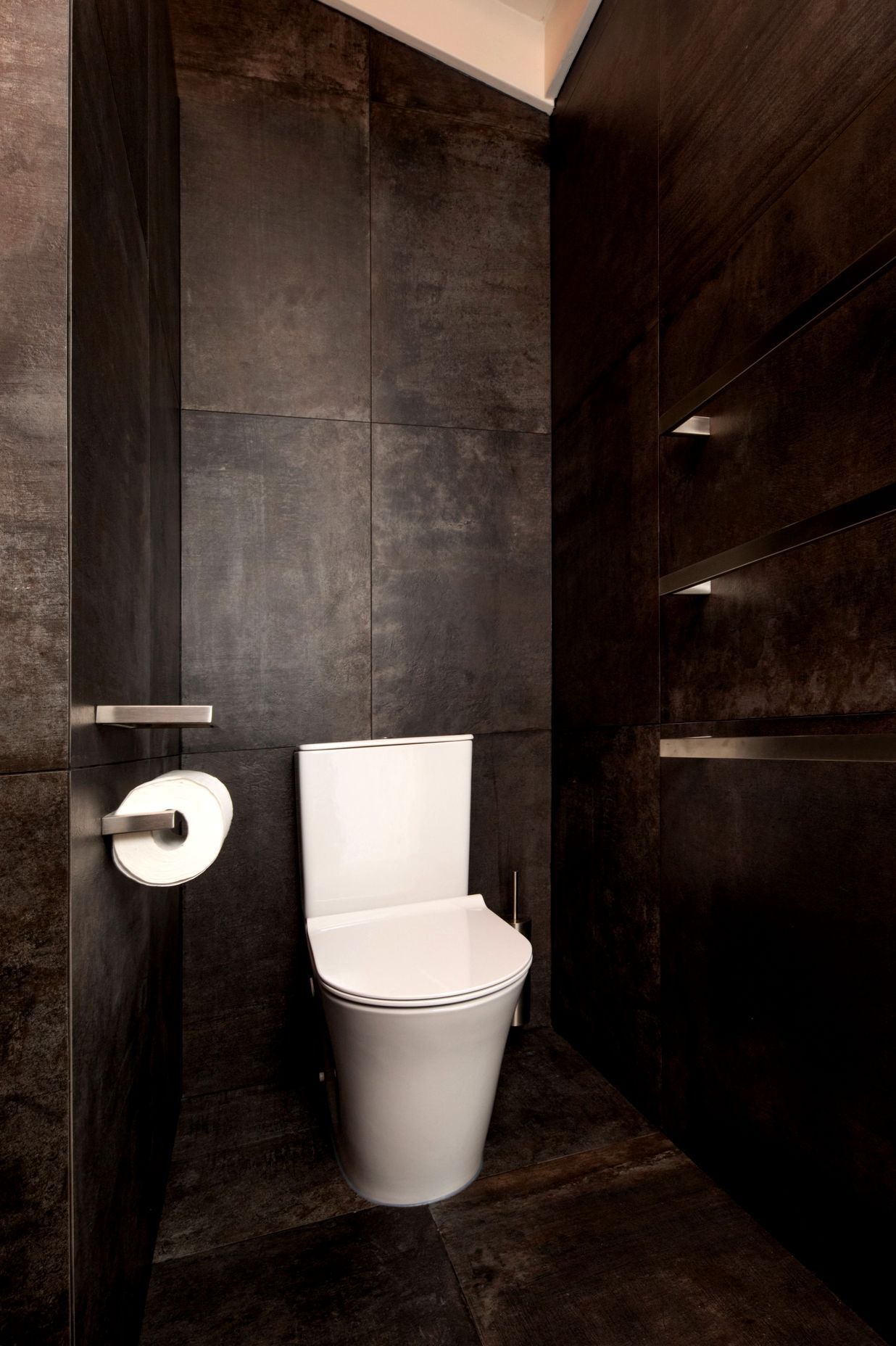 Piha Road : Main Bathroom