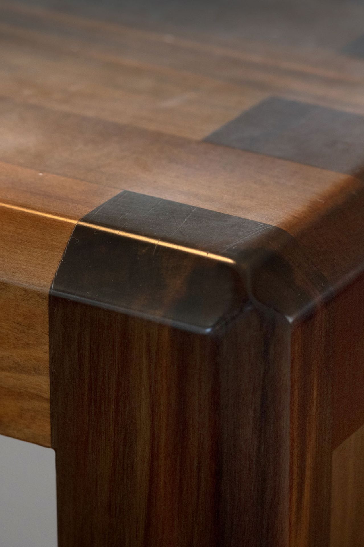 shapley-detail-leaner-edge.jpg