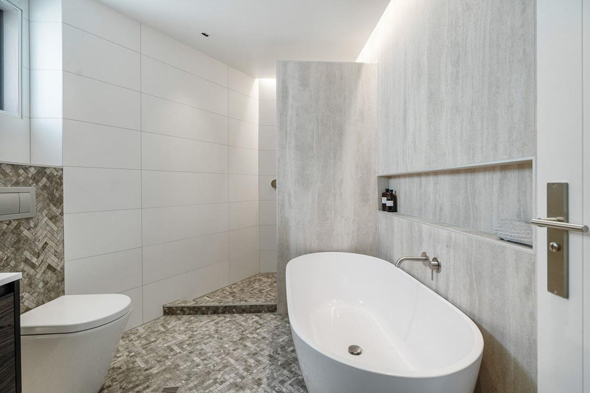 Tamaki Drive Residence