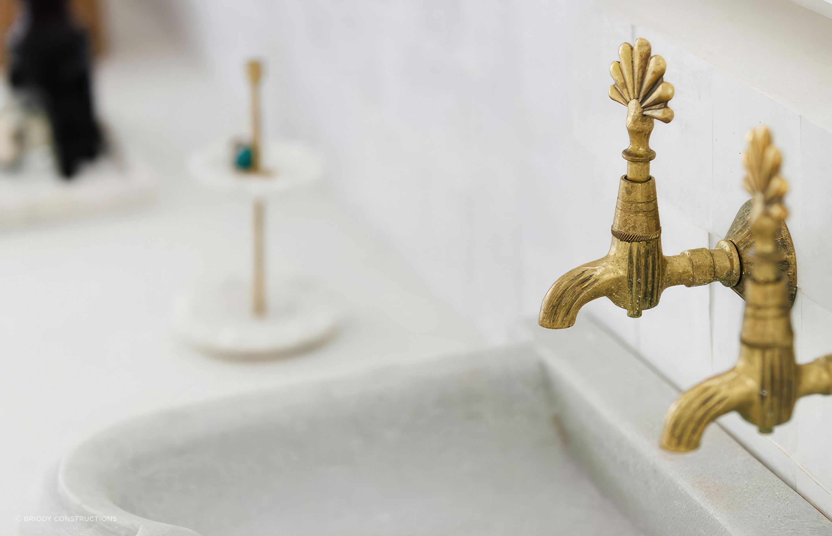 upBathroom-taps-1000x700-fix-standard-scale-400x.jpg