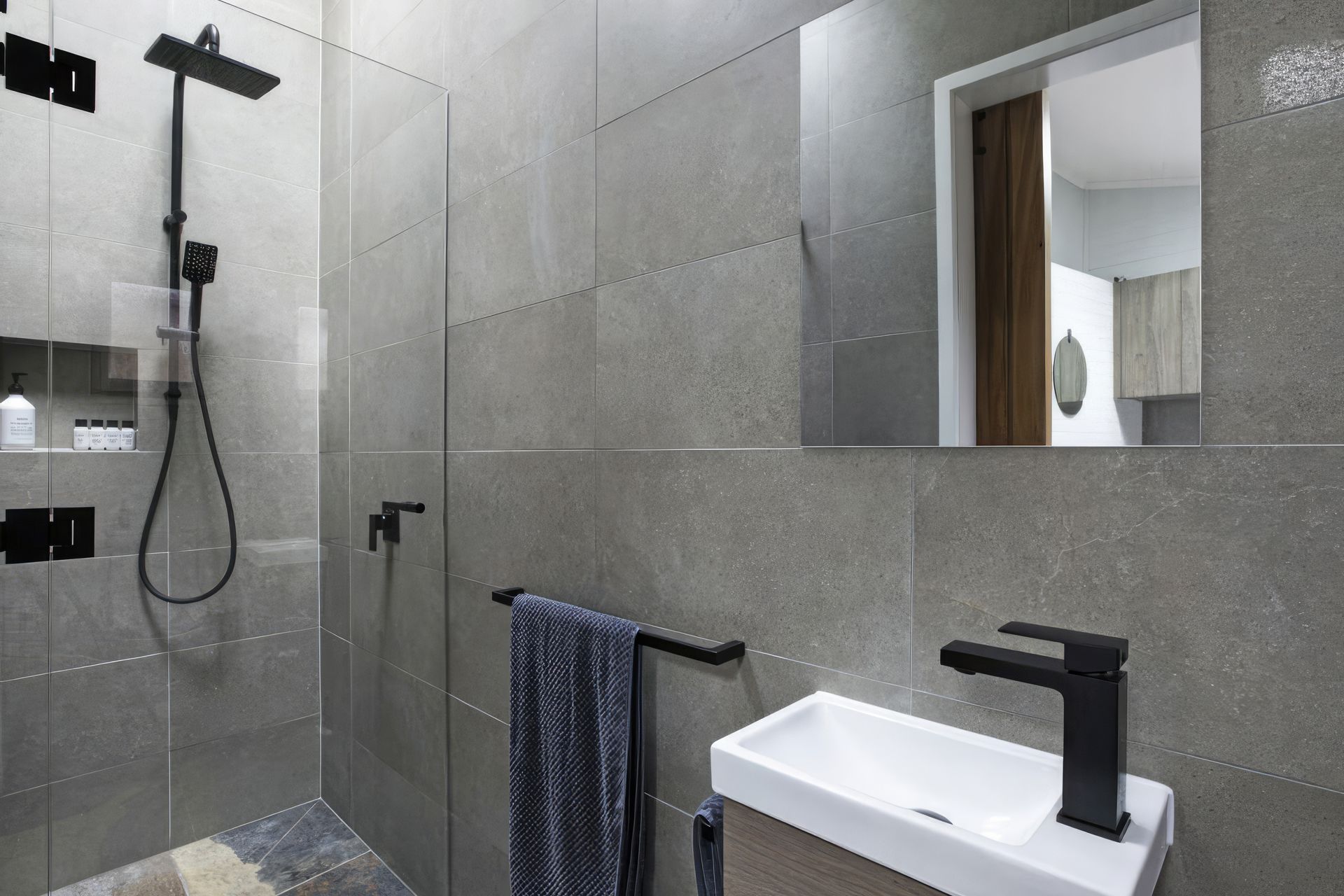 upBellbrae-bathroom-4-1000x700-fix-standard-scale-400x.jpg