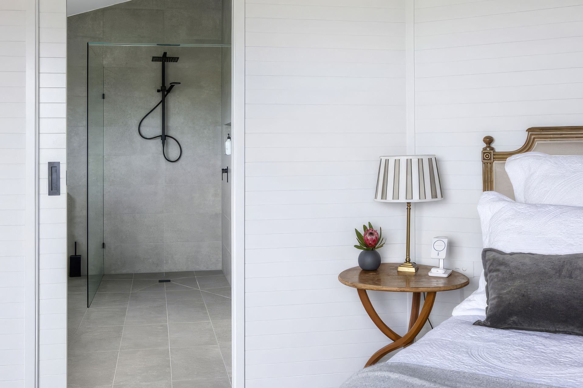 upBellbrae-bathroom-5-900x700-fix-standard-scale-400x.jpg