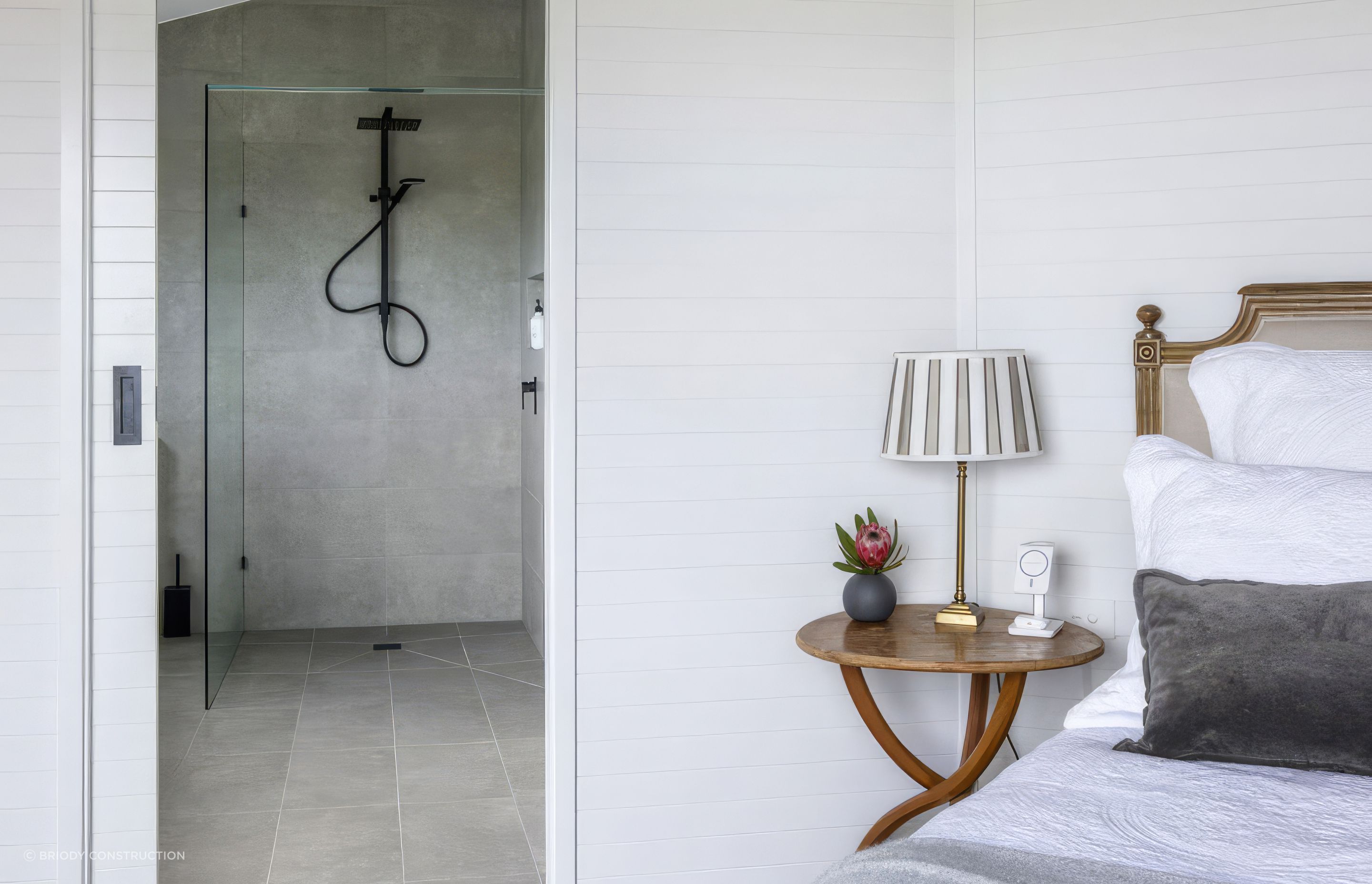 upBellbrae-bathroom-5-900x700-fix-standard-scale-400x.jpg