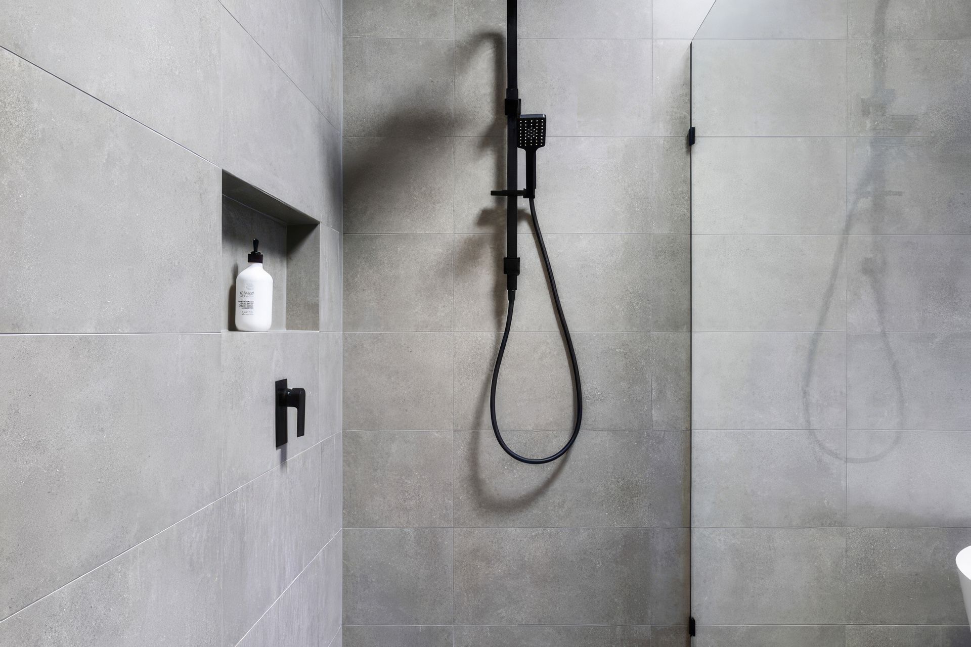 upBellbrae-bathroom-8-900x700-fix-standard-scale-400x.jpg