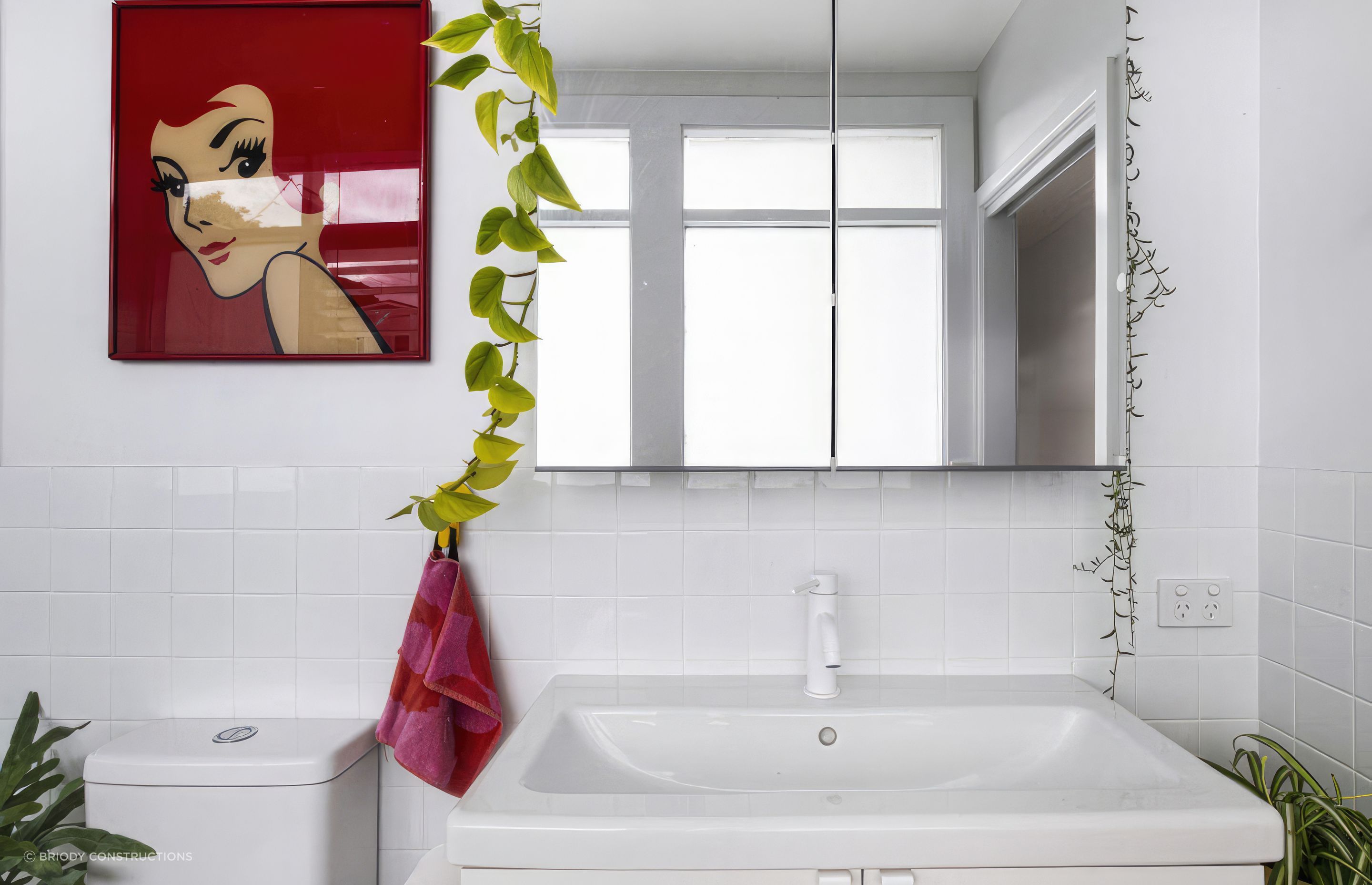 upFisher-St-bathroom-2-1000x700-fix-standard-scale-400x-v3.jpg
