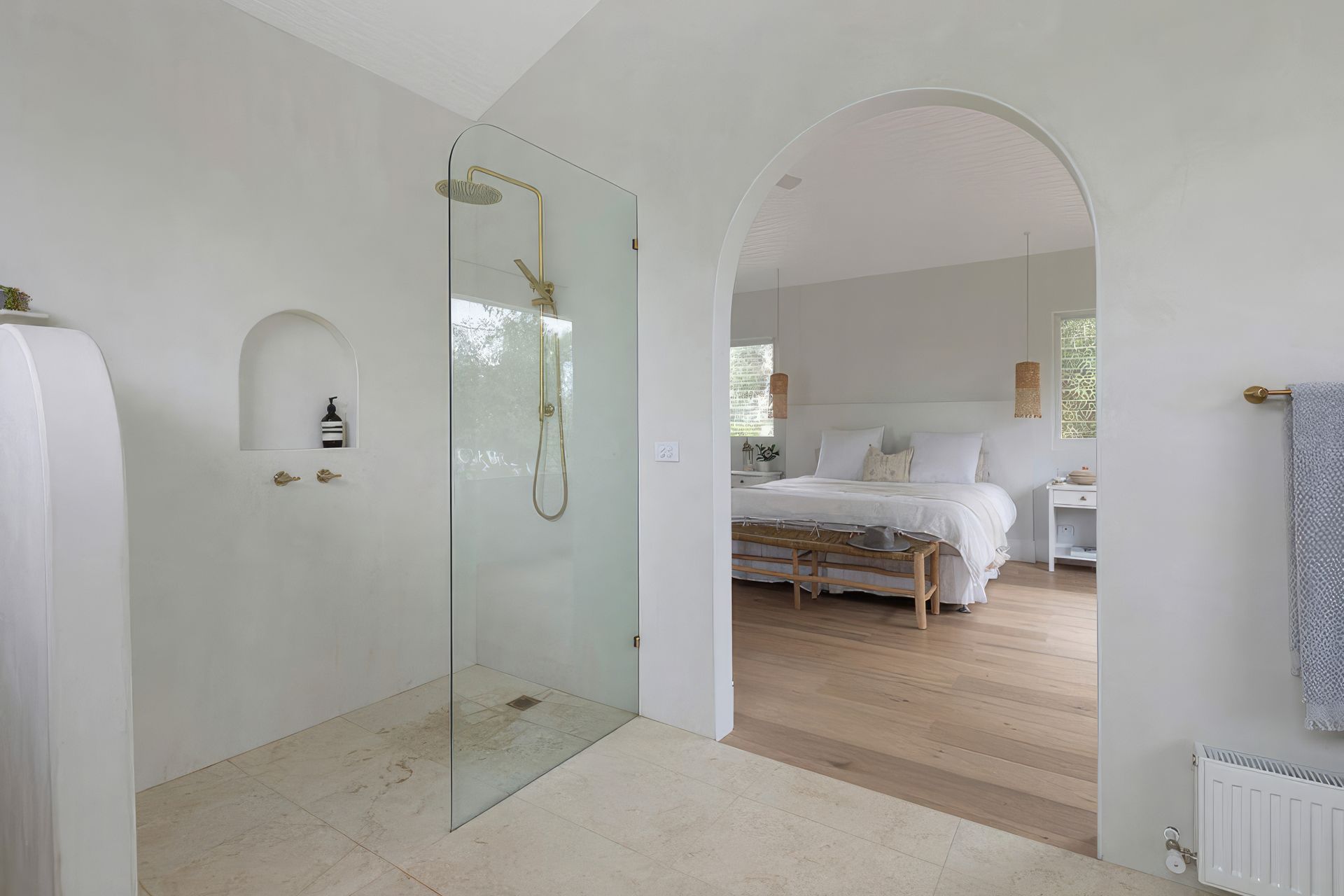 upMastern-bedroom-1000x700-fix-standard-scale-400x.jpg