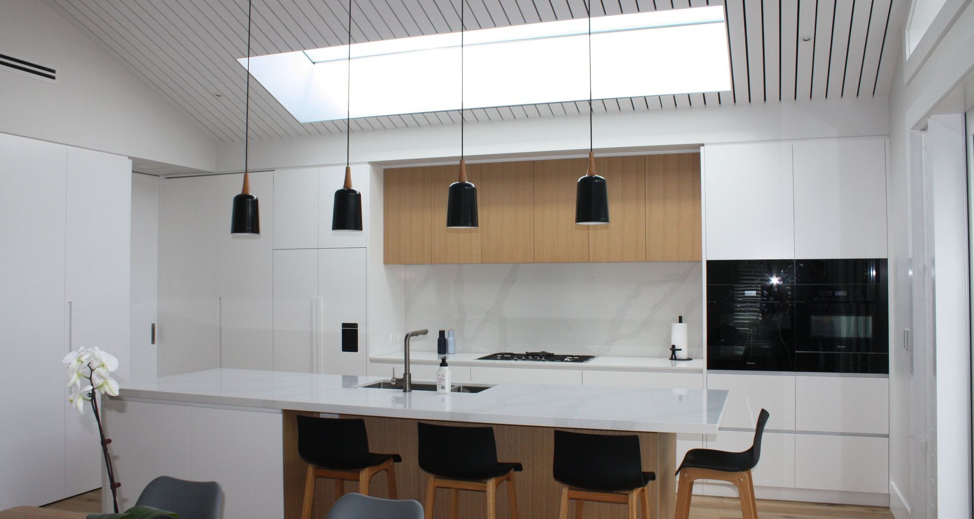 Modern family home banner