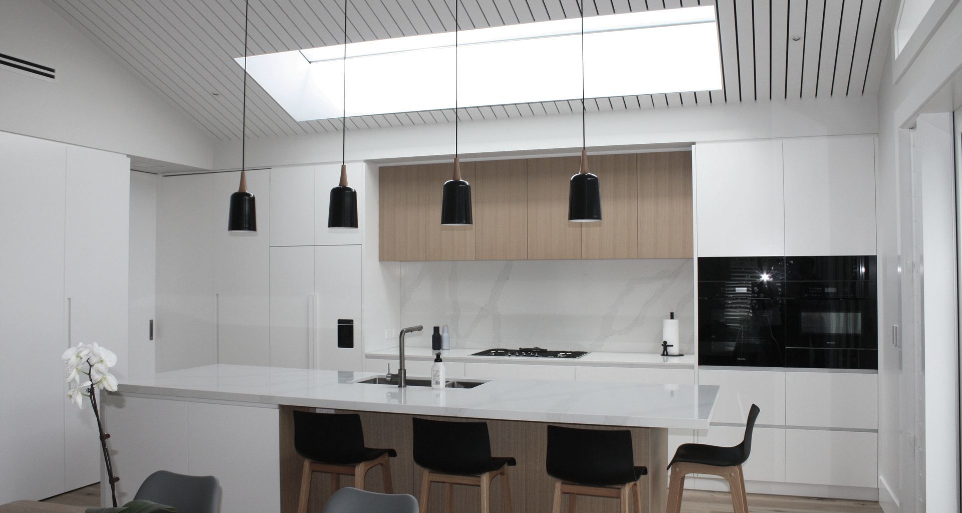 Modern family home banner