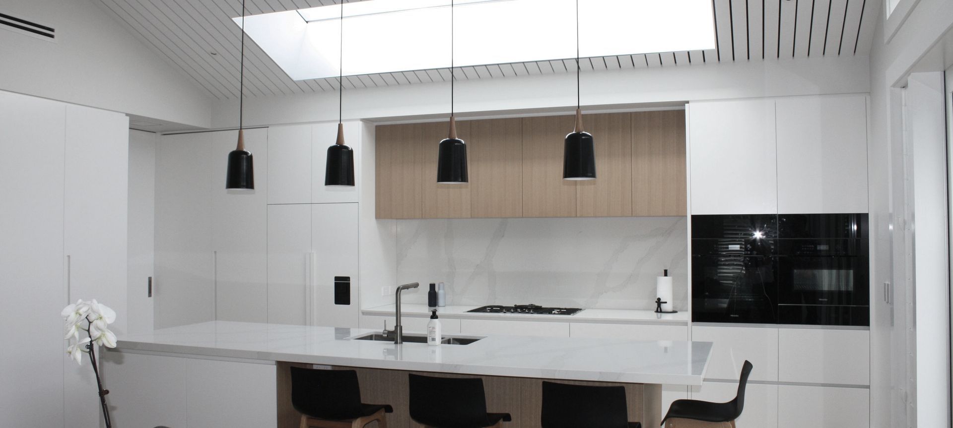 Modern family home banner