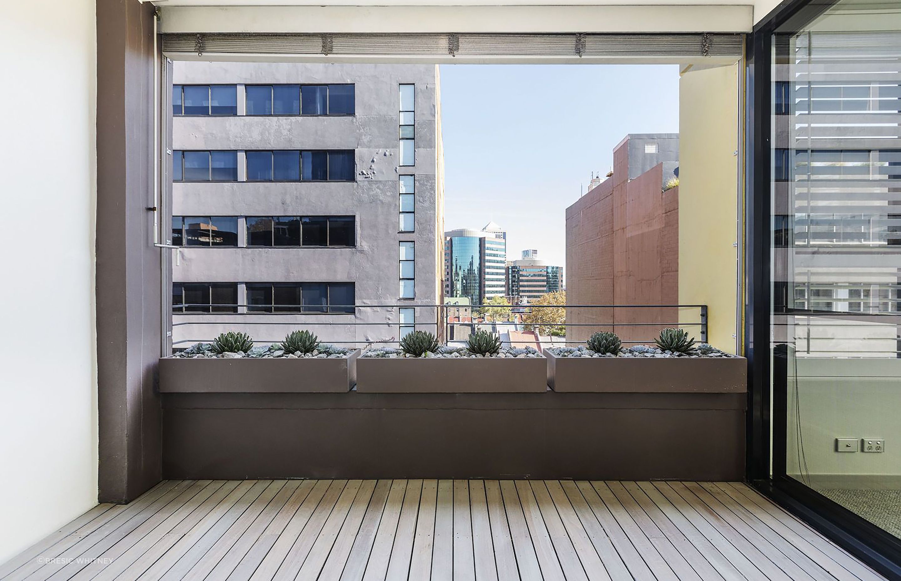 10-balcony.jpg