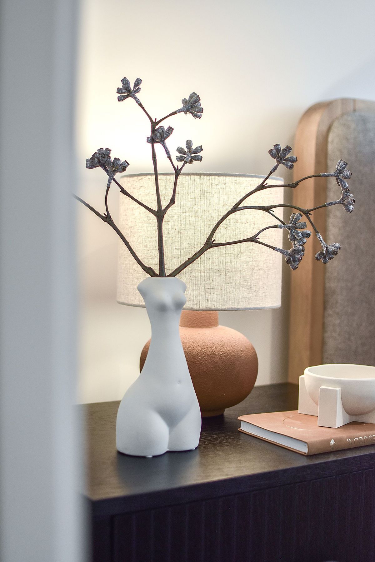 13-MORC-Interiors-HOME-Apartments-Docklands.jpg