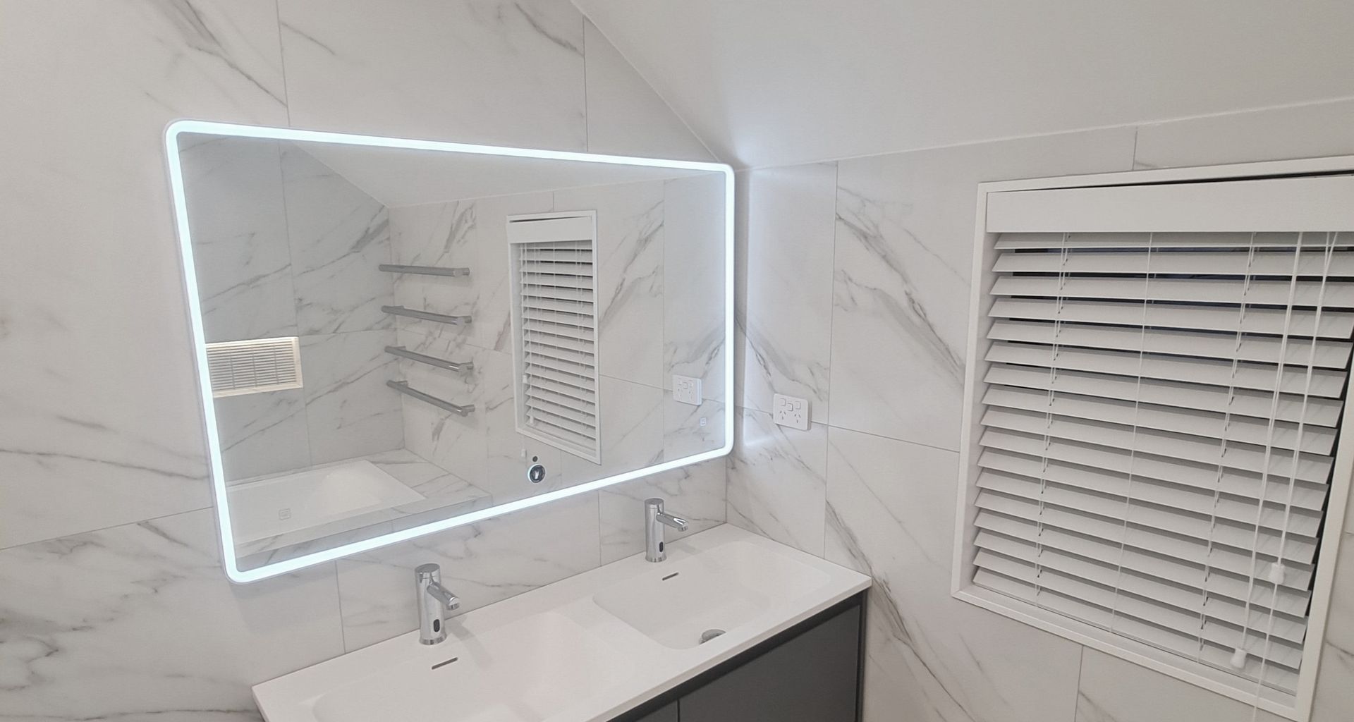 Bathroom Lighting banner