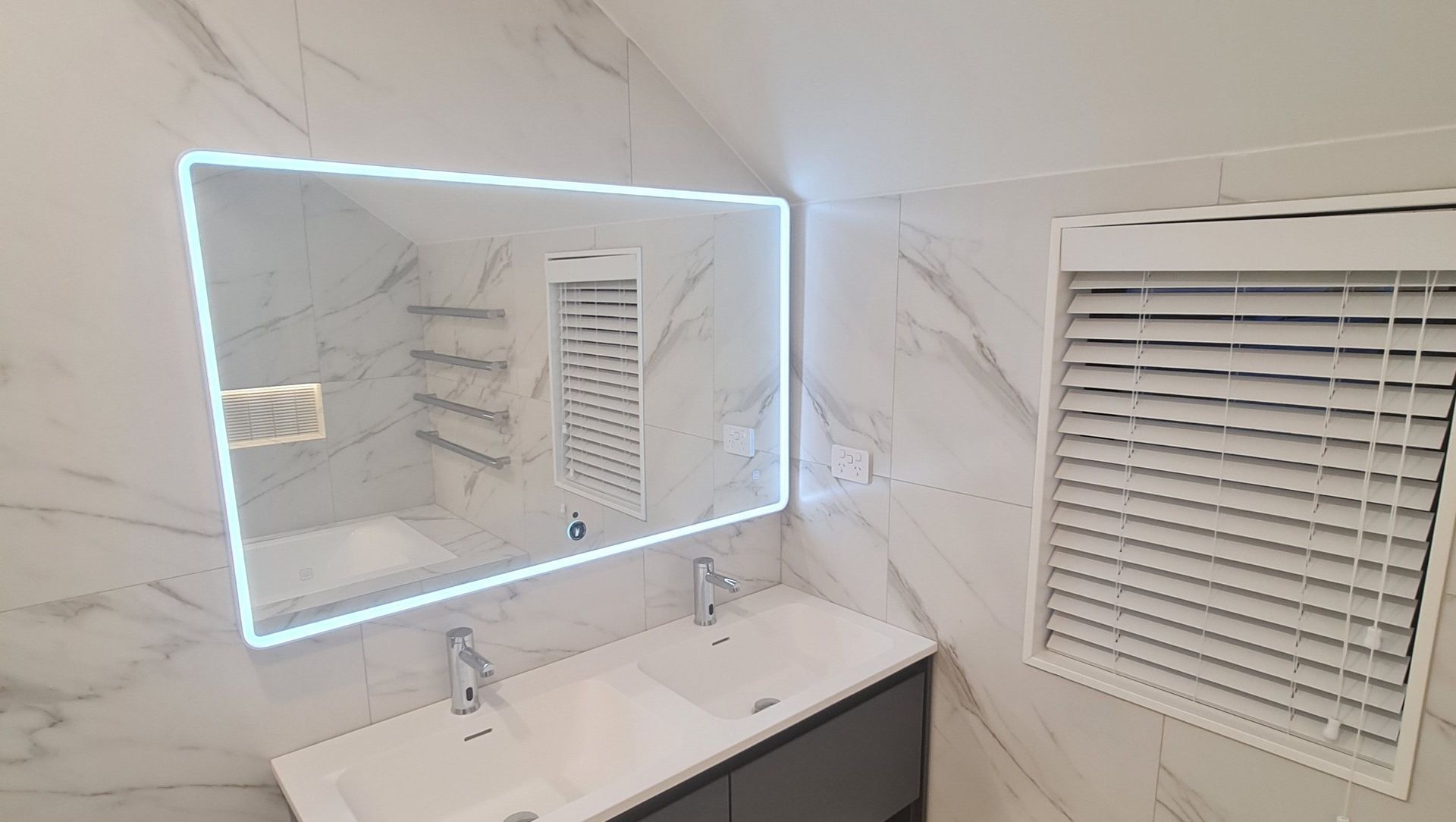 Bathroom Lighting banner