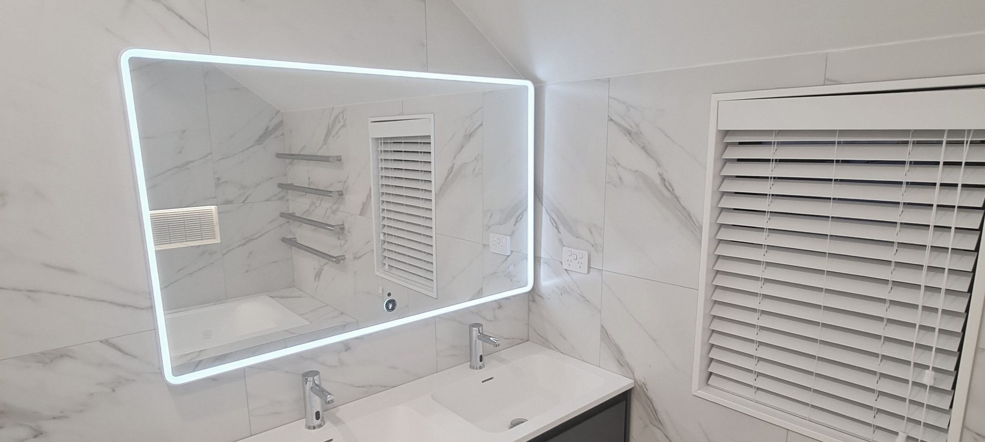 Bathroom Lighting banner