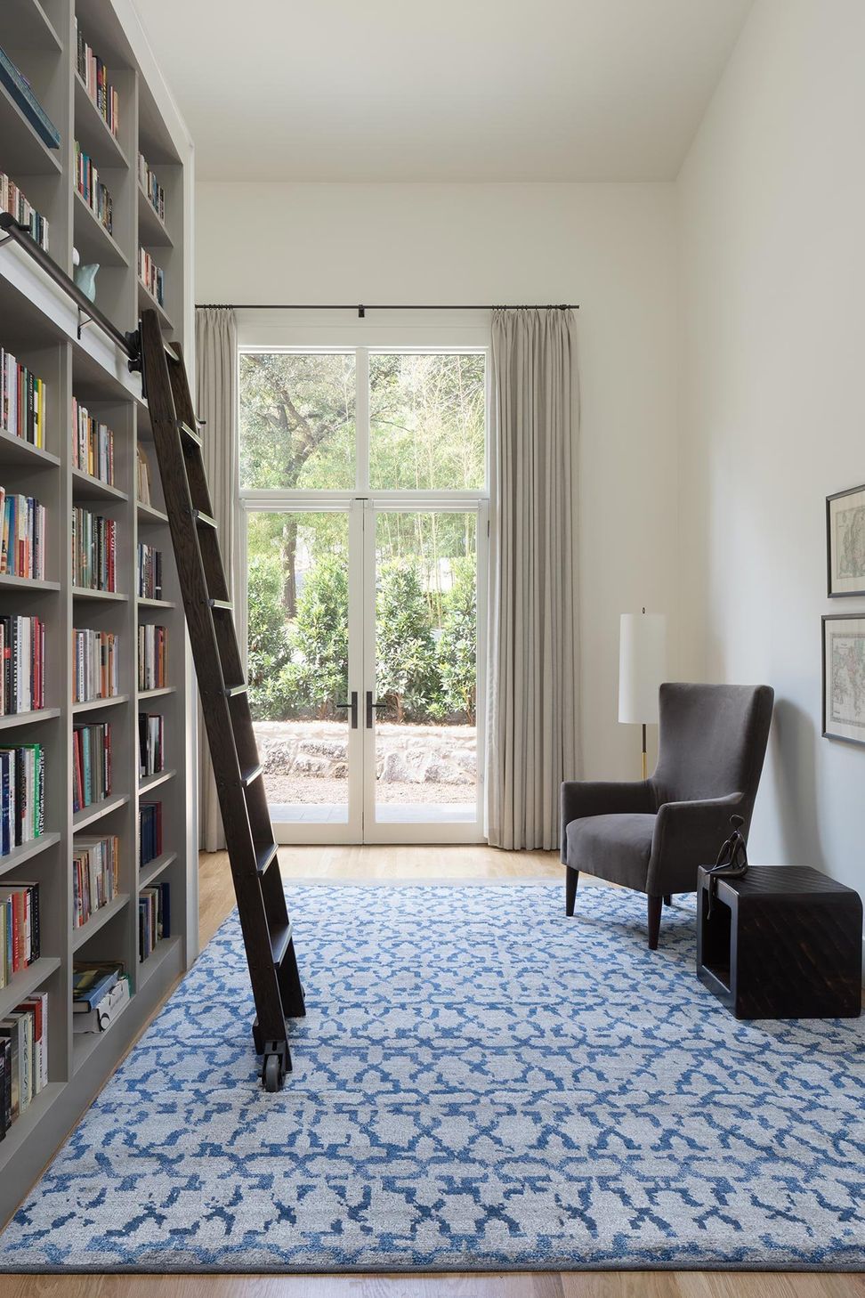 3HeritageOakCottageCuppettKilpatrickArchitectureandInteriorDesignaustin-tx-minimalist-reading-nook-natural-light.jpg