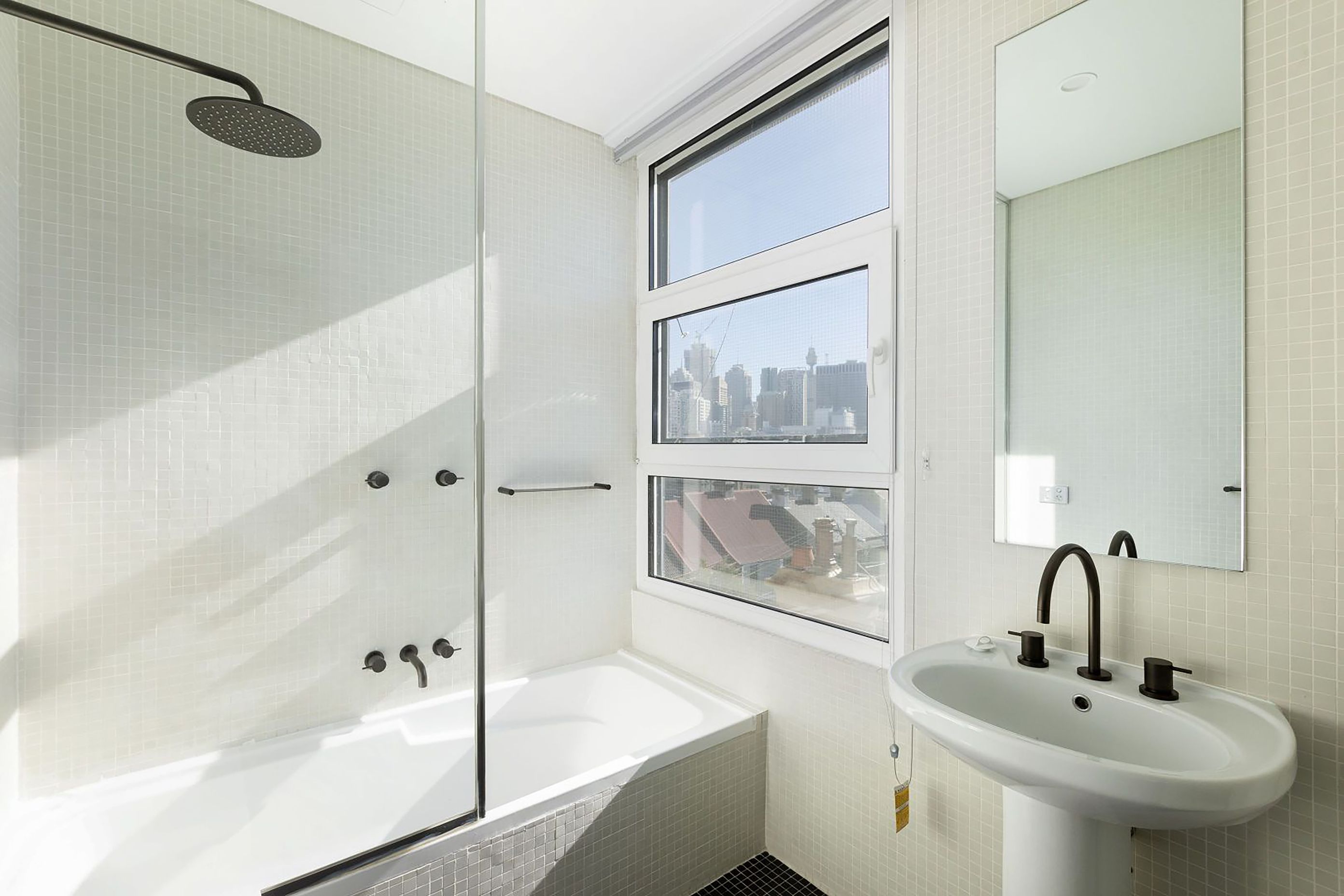 5-bathroom.jpg