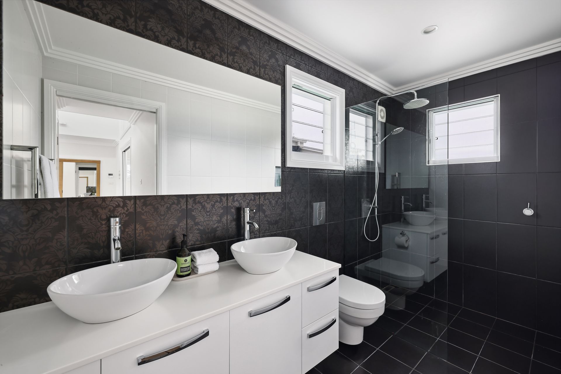 55QuayRoadCallalaBeachHighBathroom2.jpg