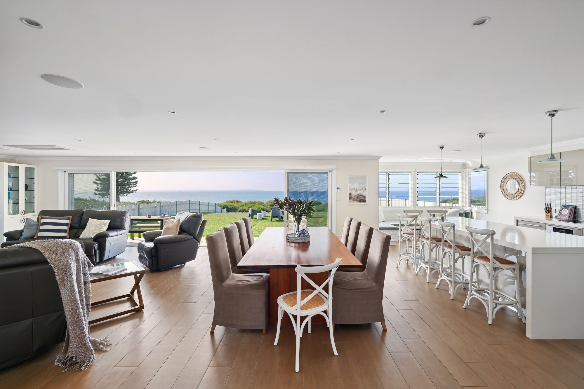 55QuayRoadCallalaBeachHighLivingDining.jpg