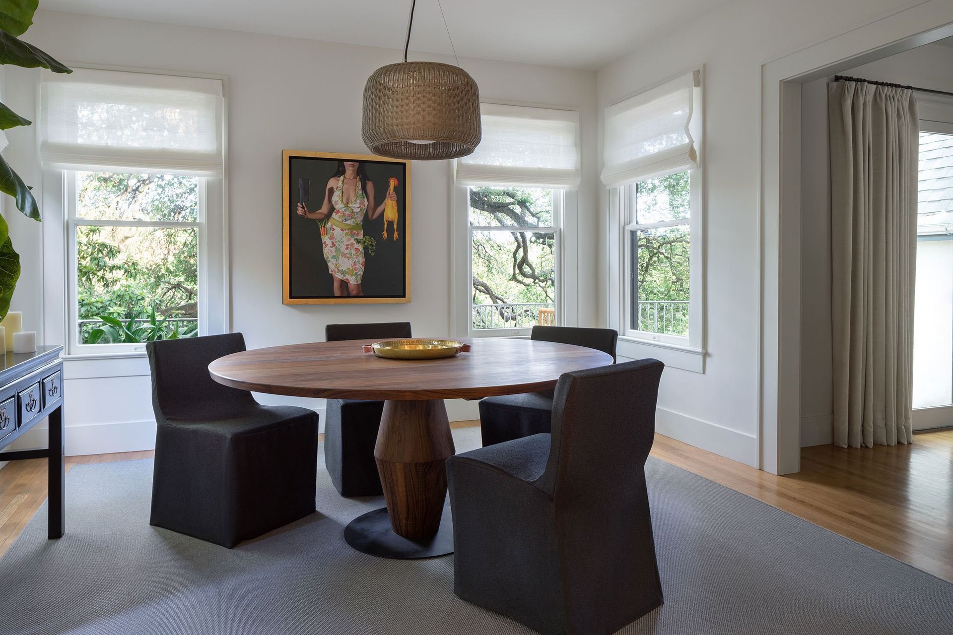 6HeritageOakCottageCuppettKilpatrickArchitectureandInteriorDesignaustin-tx-modern-dining-wooden-table-round-natural-light.jpg