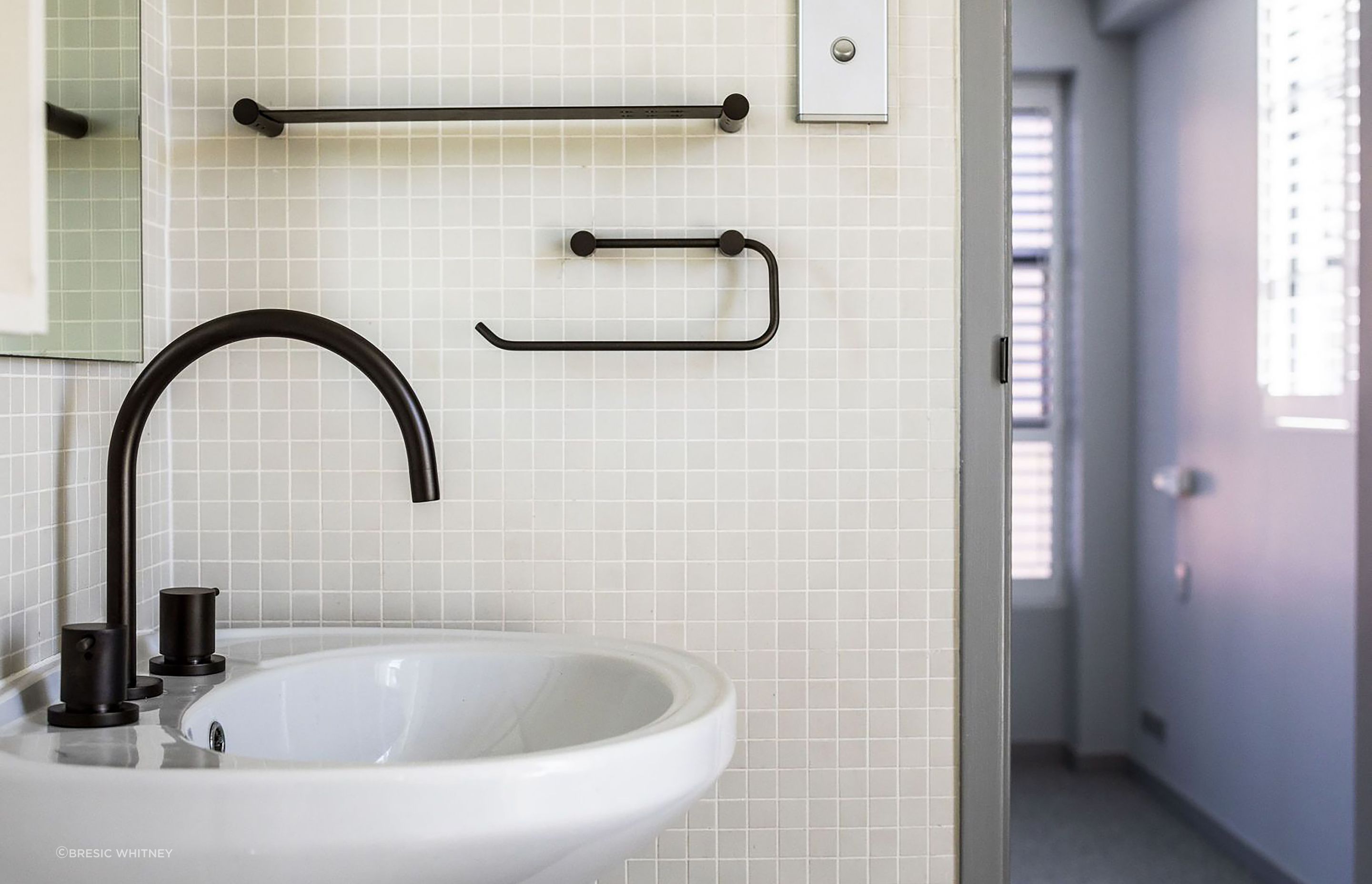 8-bathroom-detail.jpg