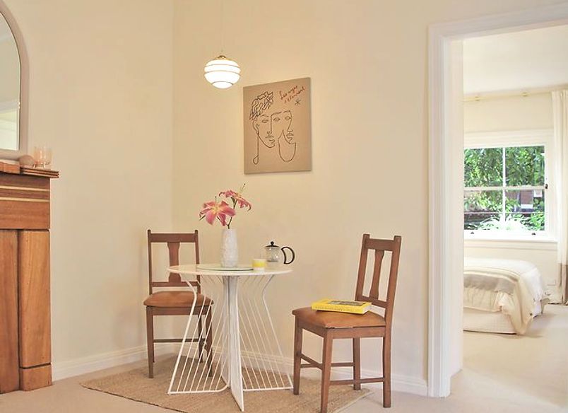 Clovelly Art Deco apartment