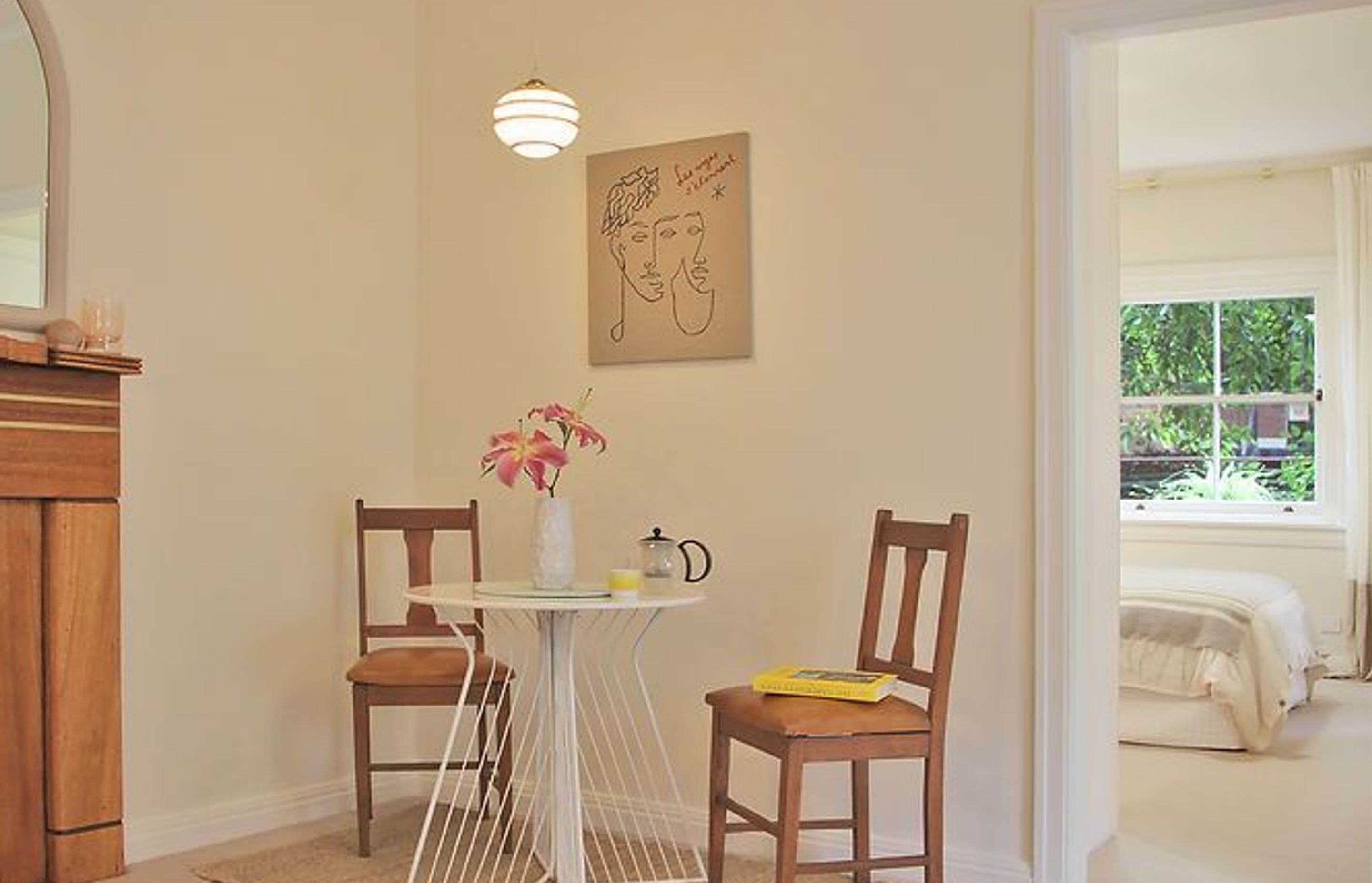 Clovelly Art Deco apartment