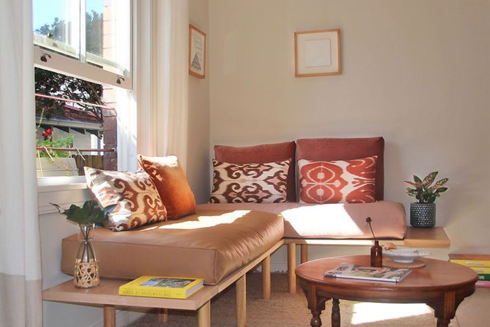 Clovelly Art Deco apartment