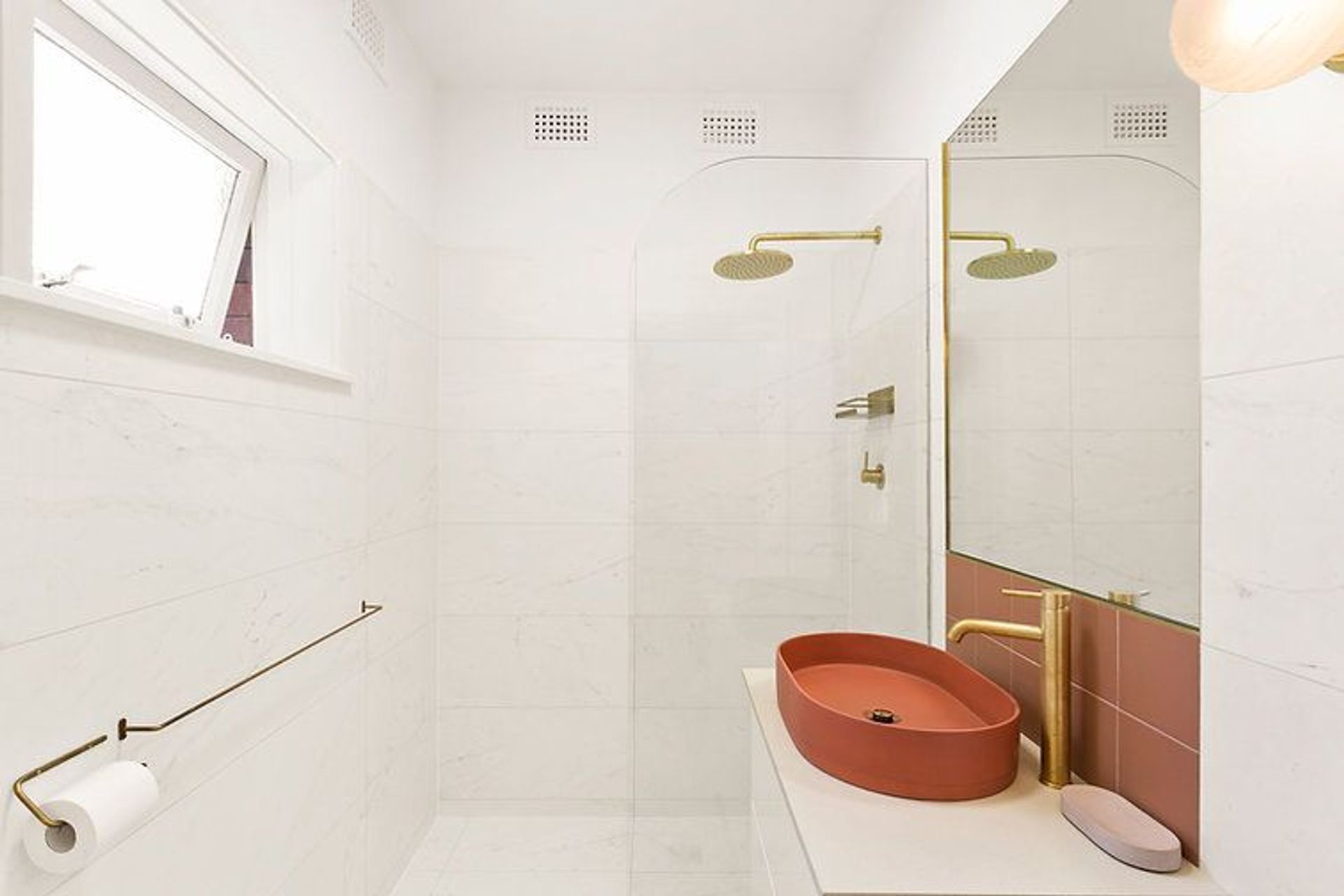 Clovelly Art Deco apartment