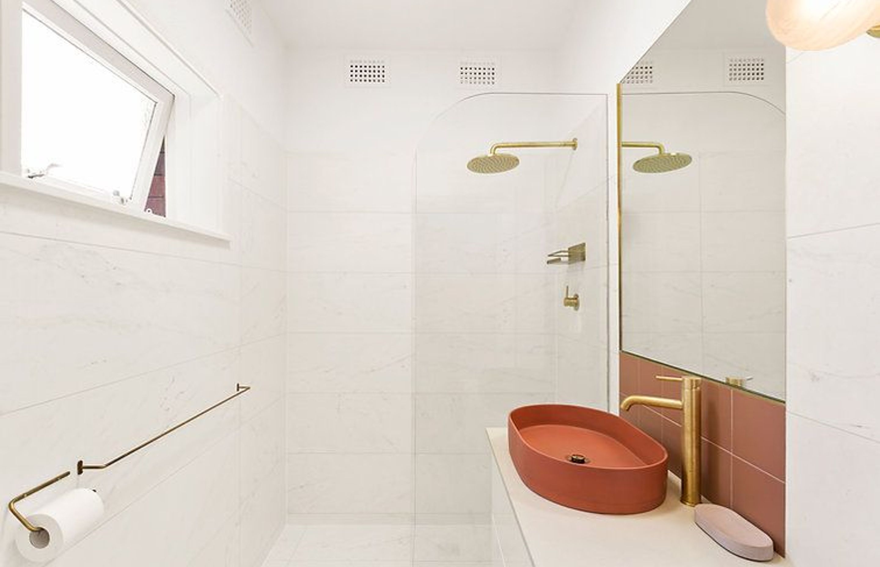 Clovelly Art Deco apartment