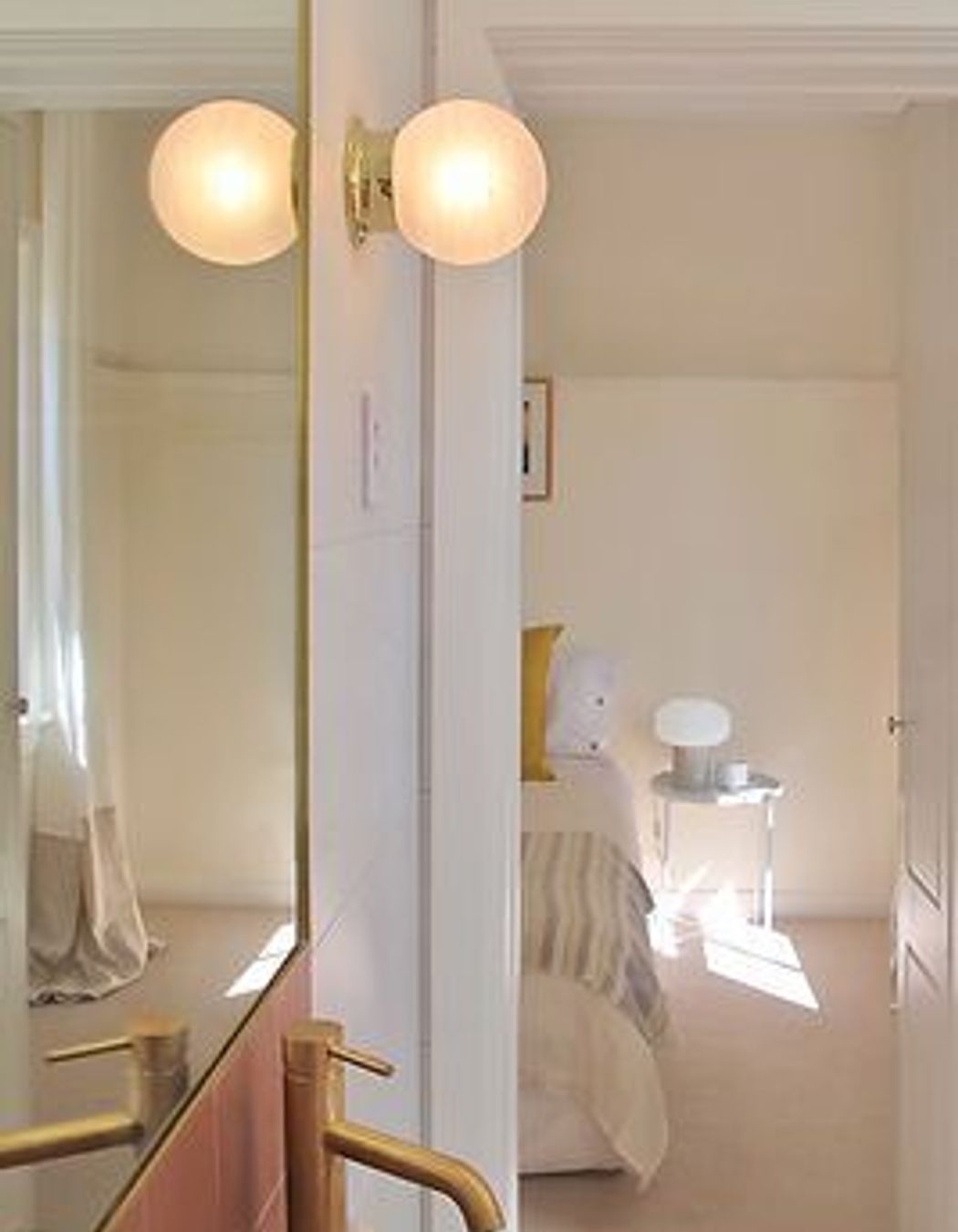 Clovelly Art Deco apartment