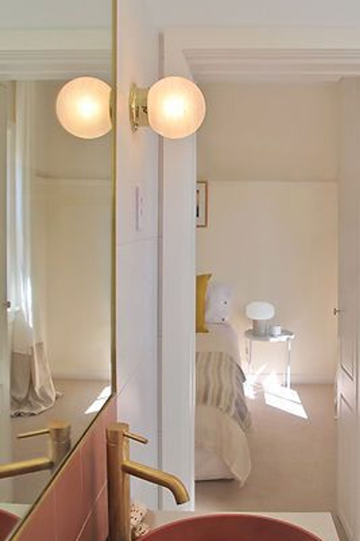Clovelly Art Deco apartment