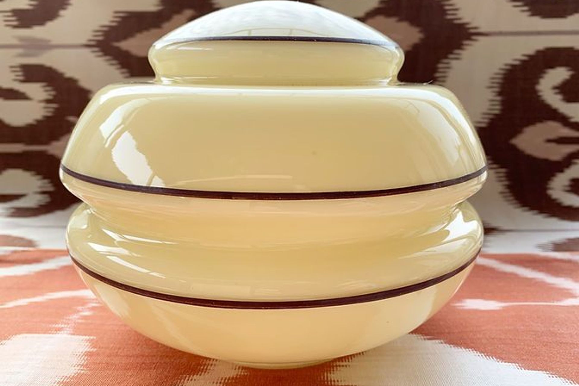 Clovelly Art Deco apartment