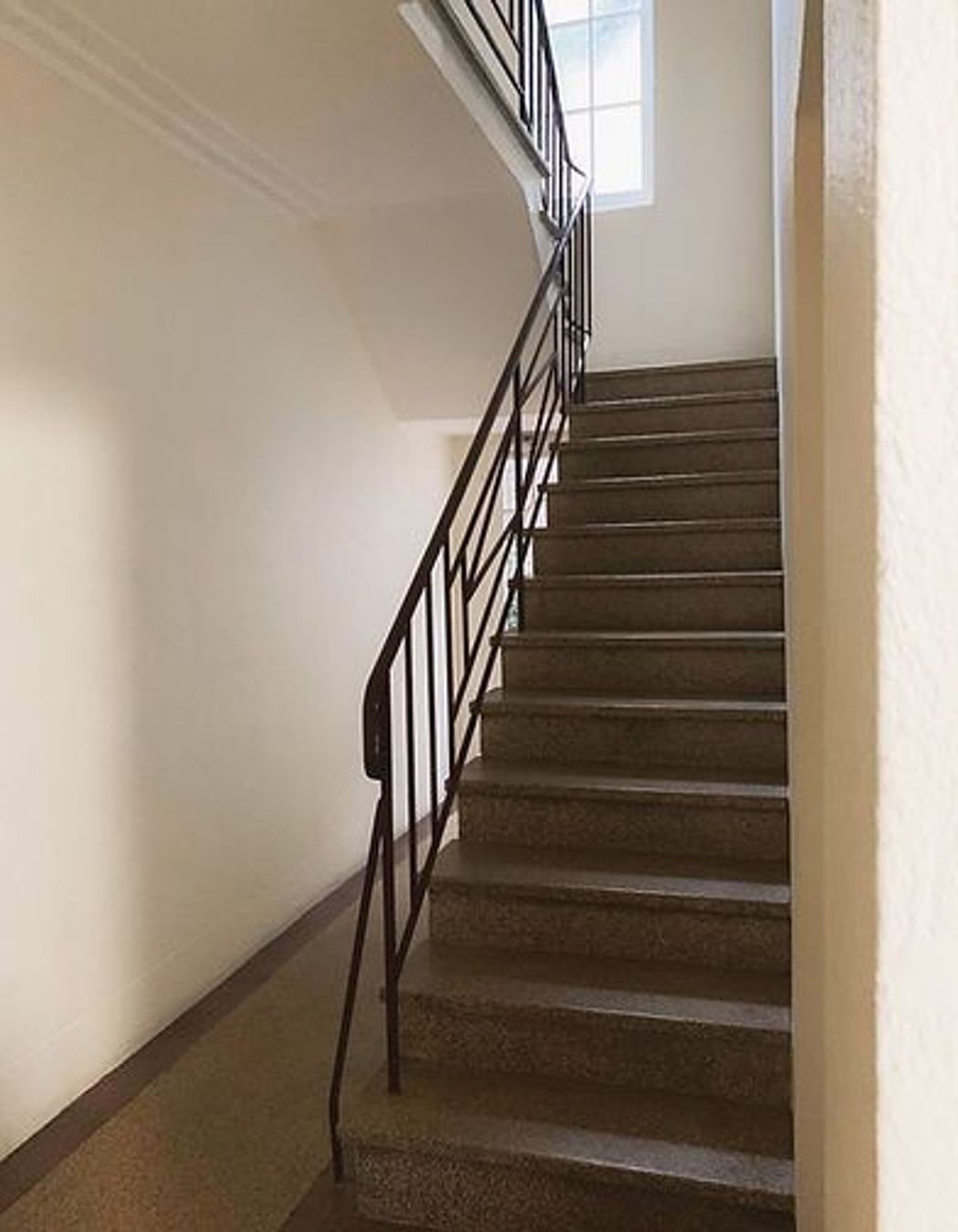 Clovelly Art Deco apartment