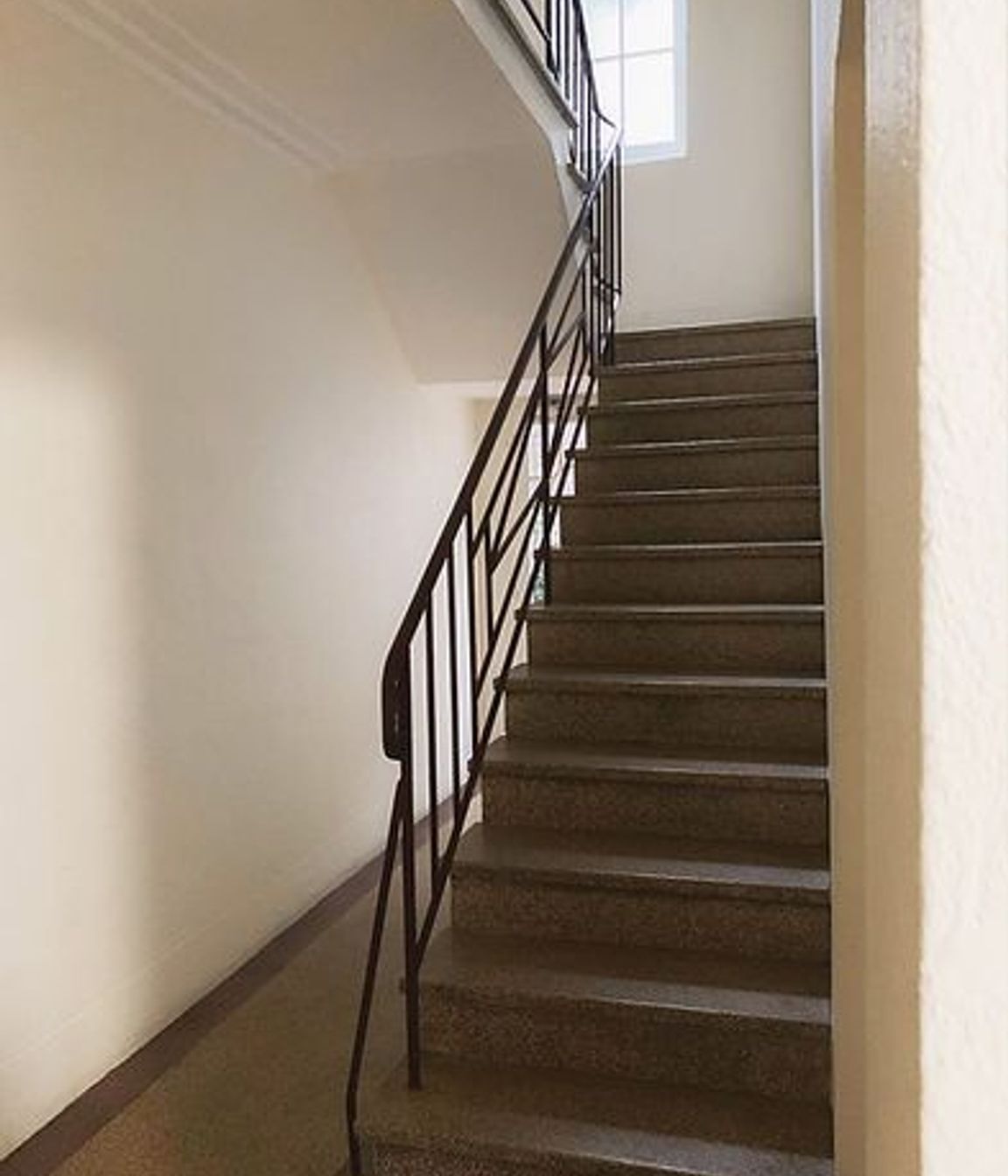 Clovelly Art Deco apartment