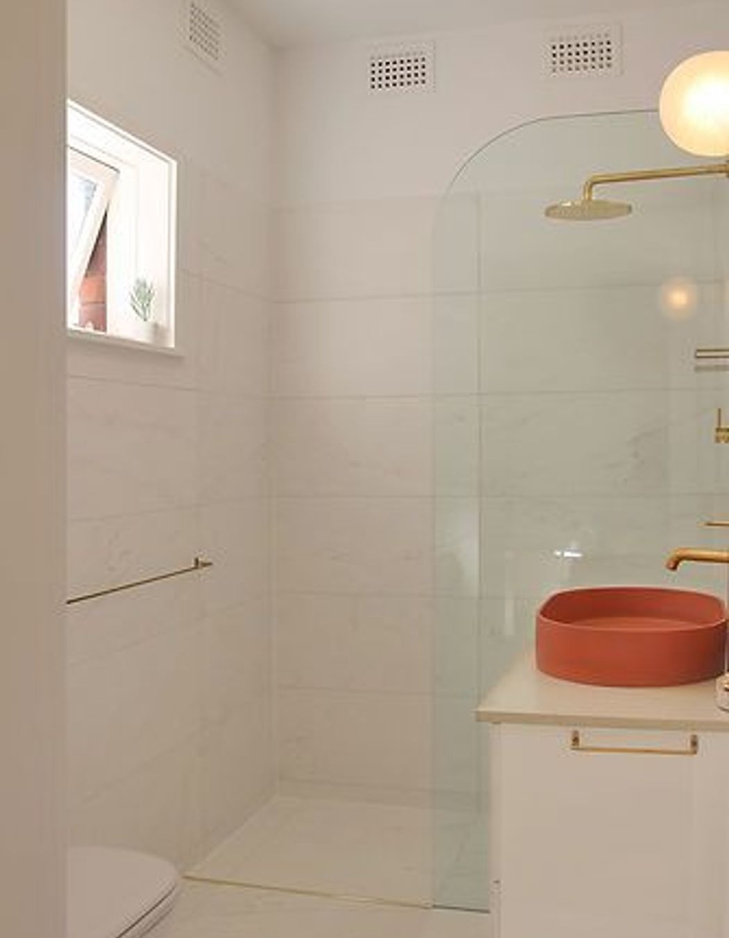 Clovelly Art Deco apartment