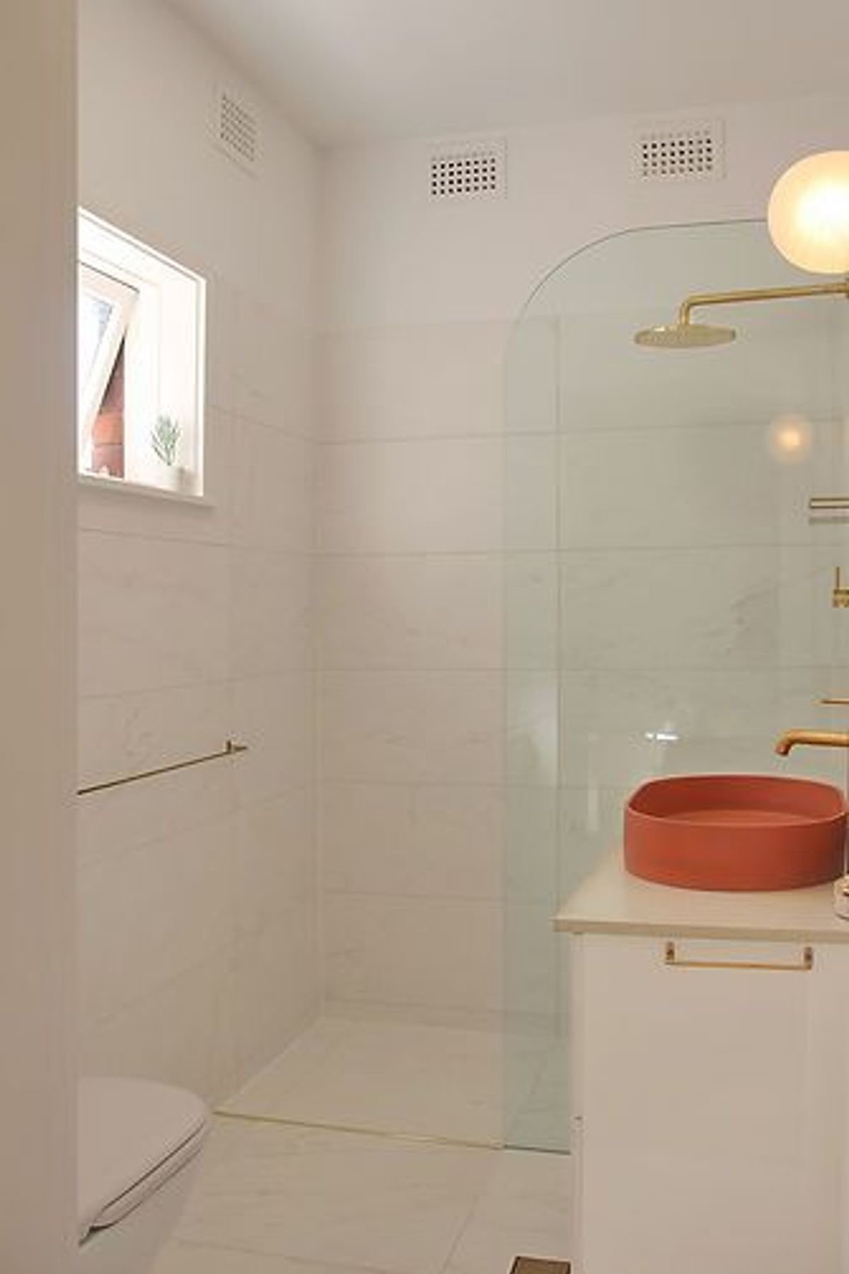 Clovelly Art Deco apartment