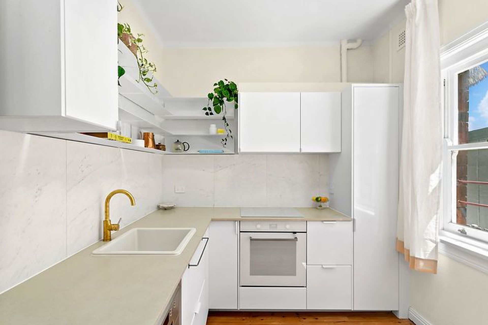 Clovelly Art Deco apartment